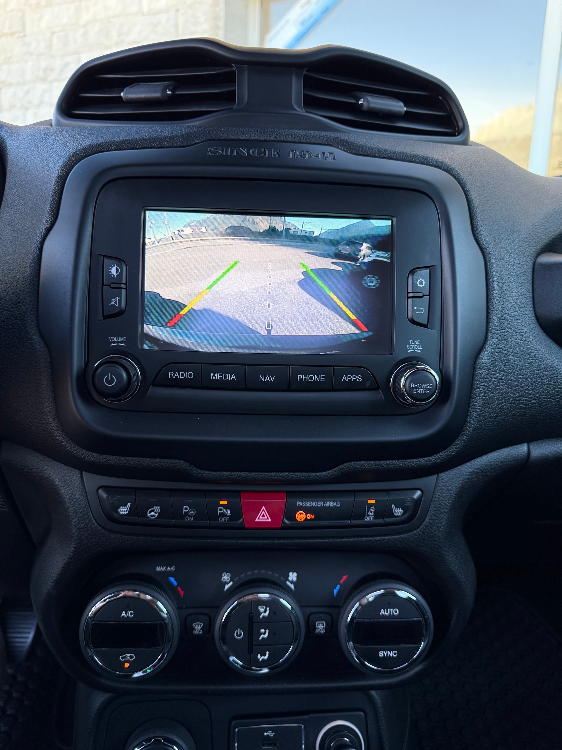 JEEP Renegade 1.4 Turbo Limited AWD-image-14