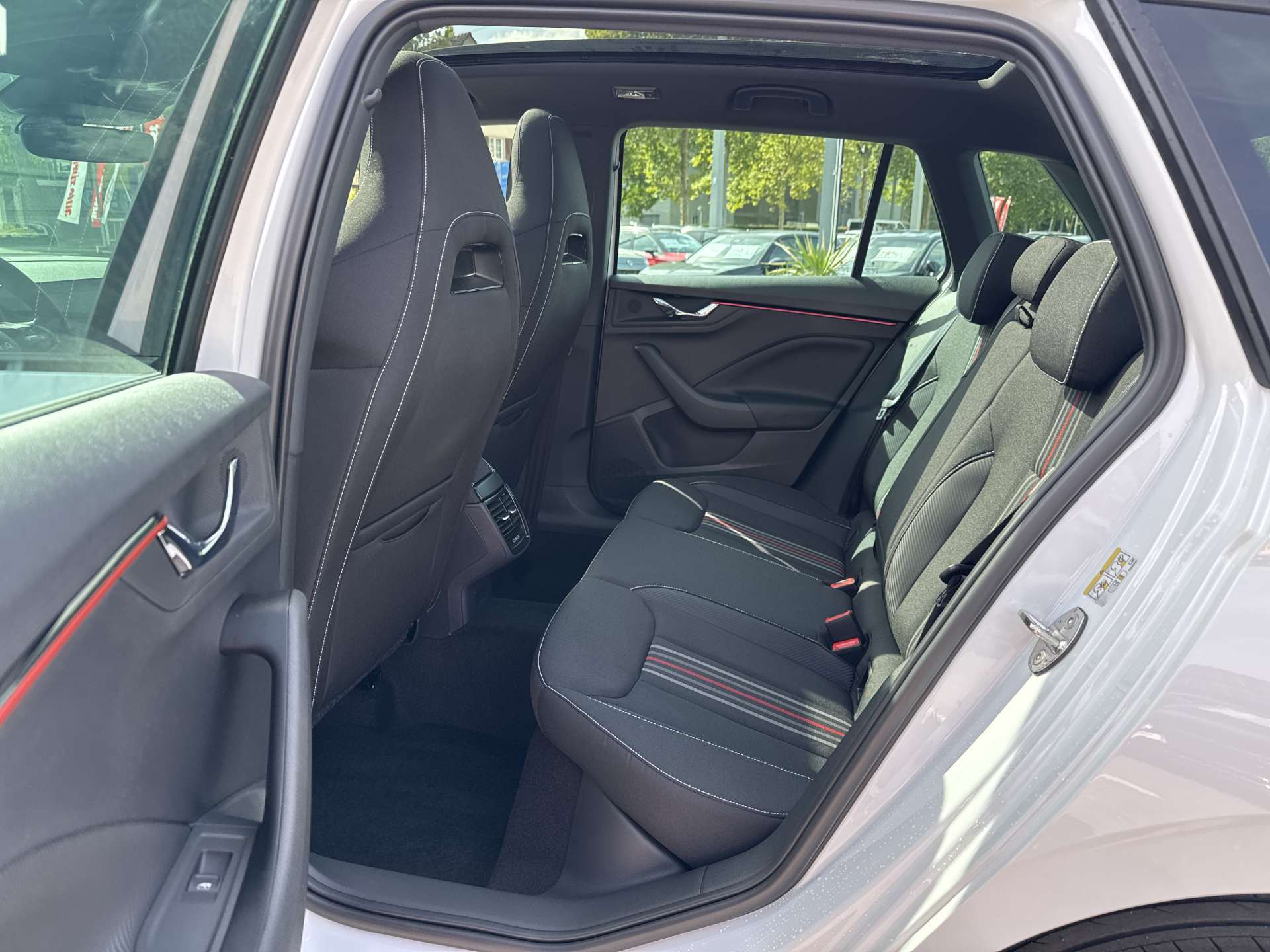 SKODA Kamiq 1.5 TSI Monte Carlo DSG-Automat-image-6