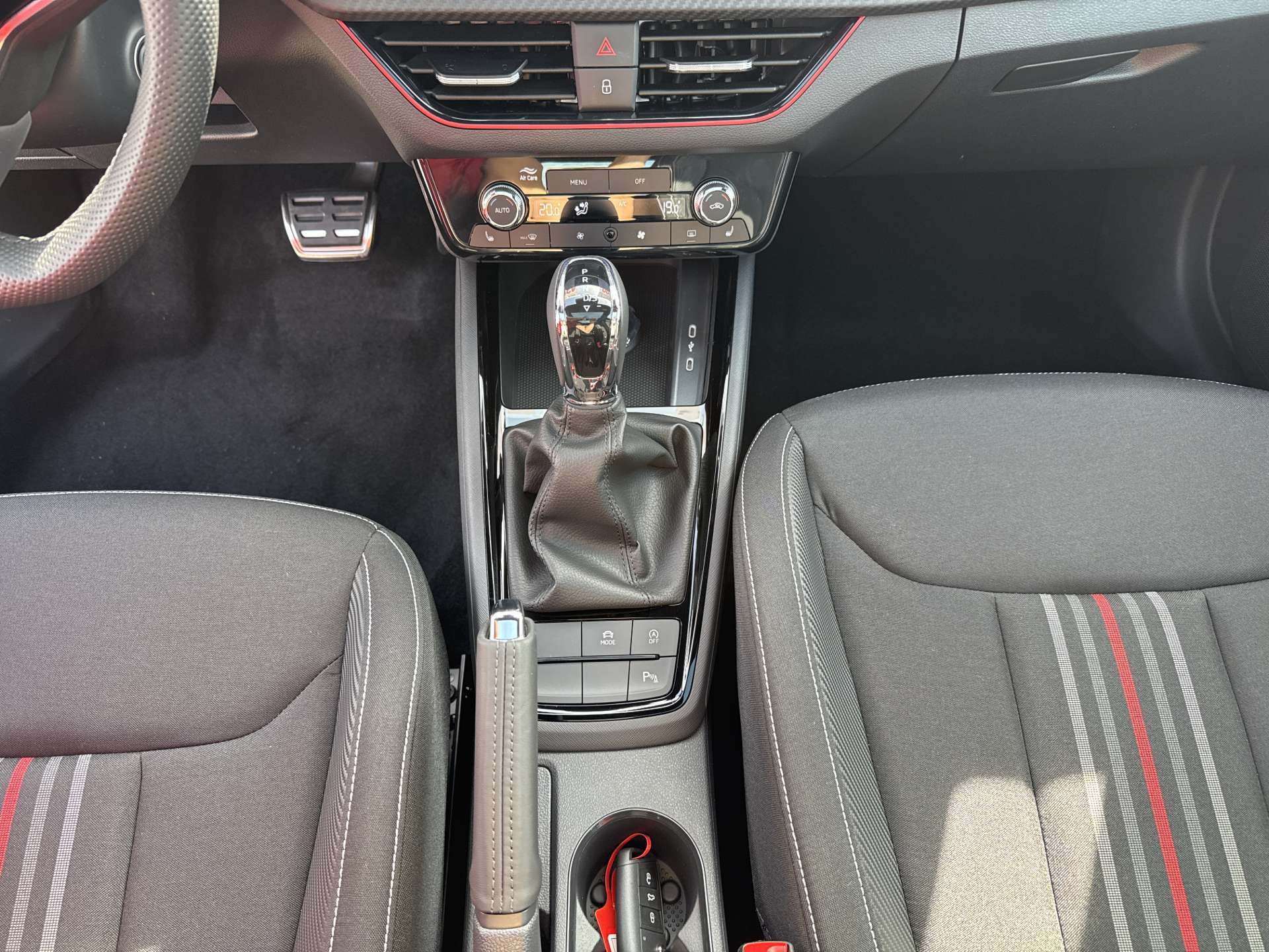 SKODA Kamiq 1.5 TSI Monte Carlo DSG-Automat-image-11