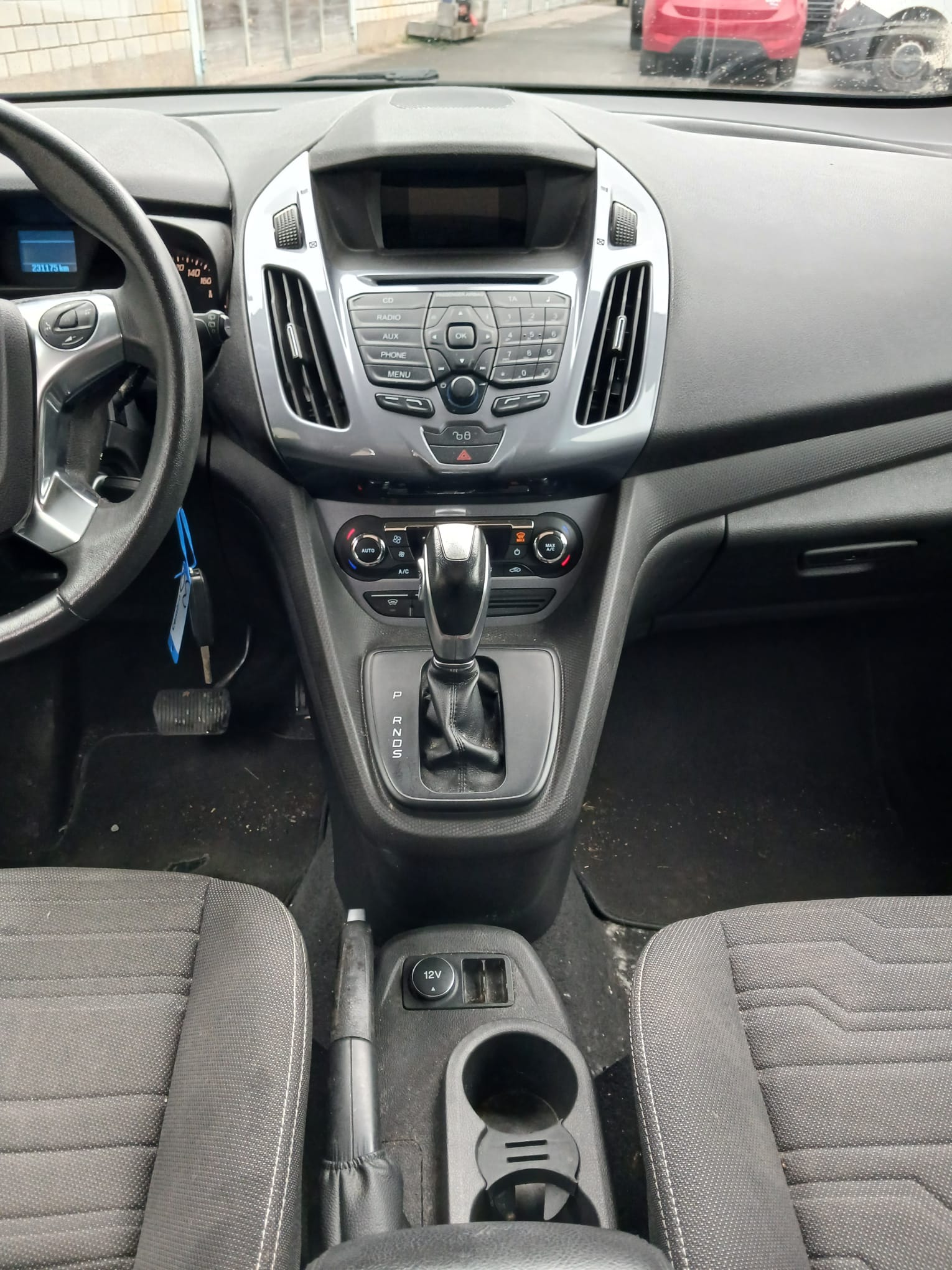 FORD Grand Tourneo Connect 1.6 SCTi Trend Automatic-image-8
