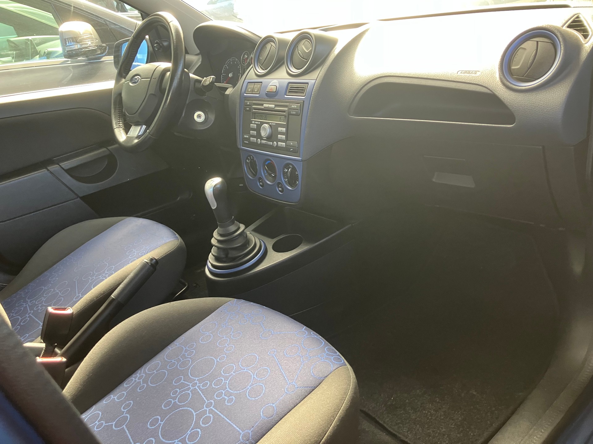 FORD Fiesta 1.4 16V Trend-image-3