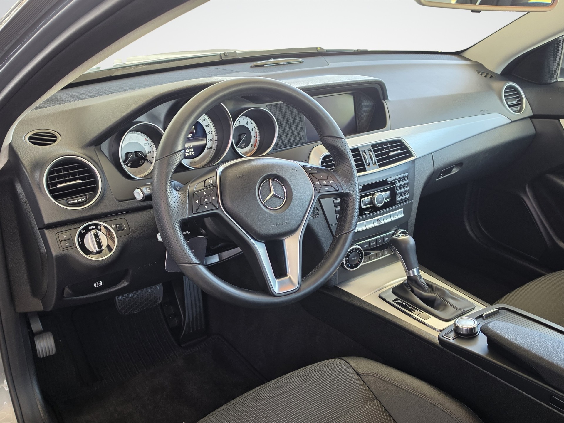 MERCEDES-BENZ C 250 BlueEF Coupé-image-6