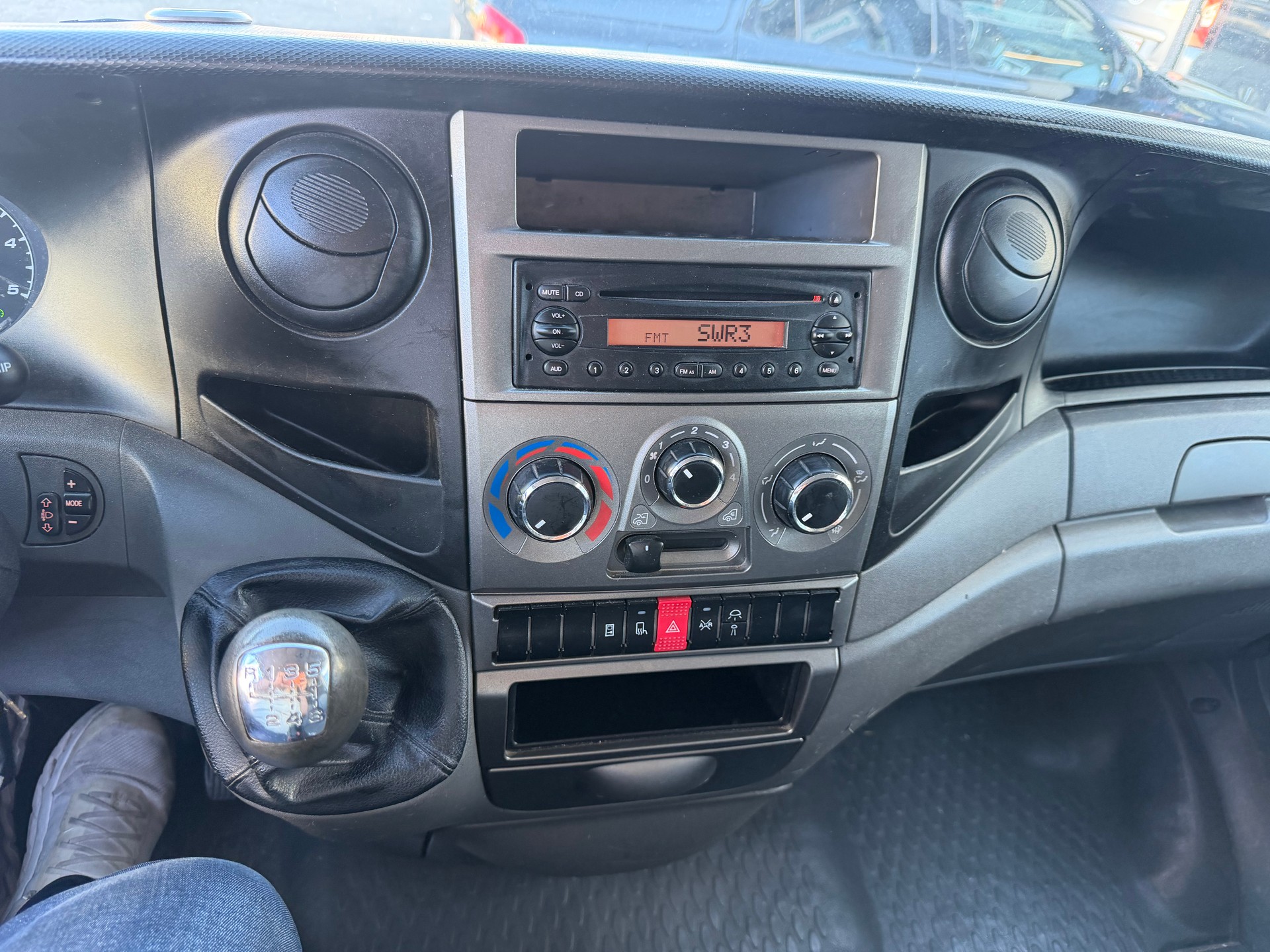 IVECO DAILY 29 L 11 V Hebebühne-image-14