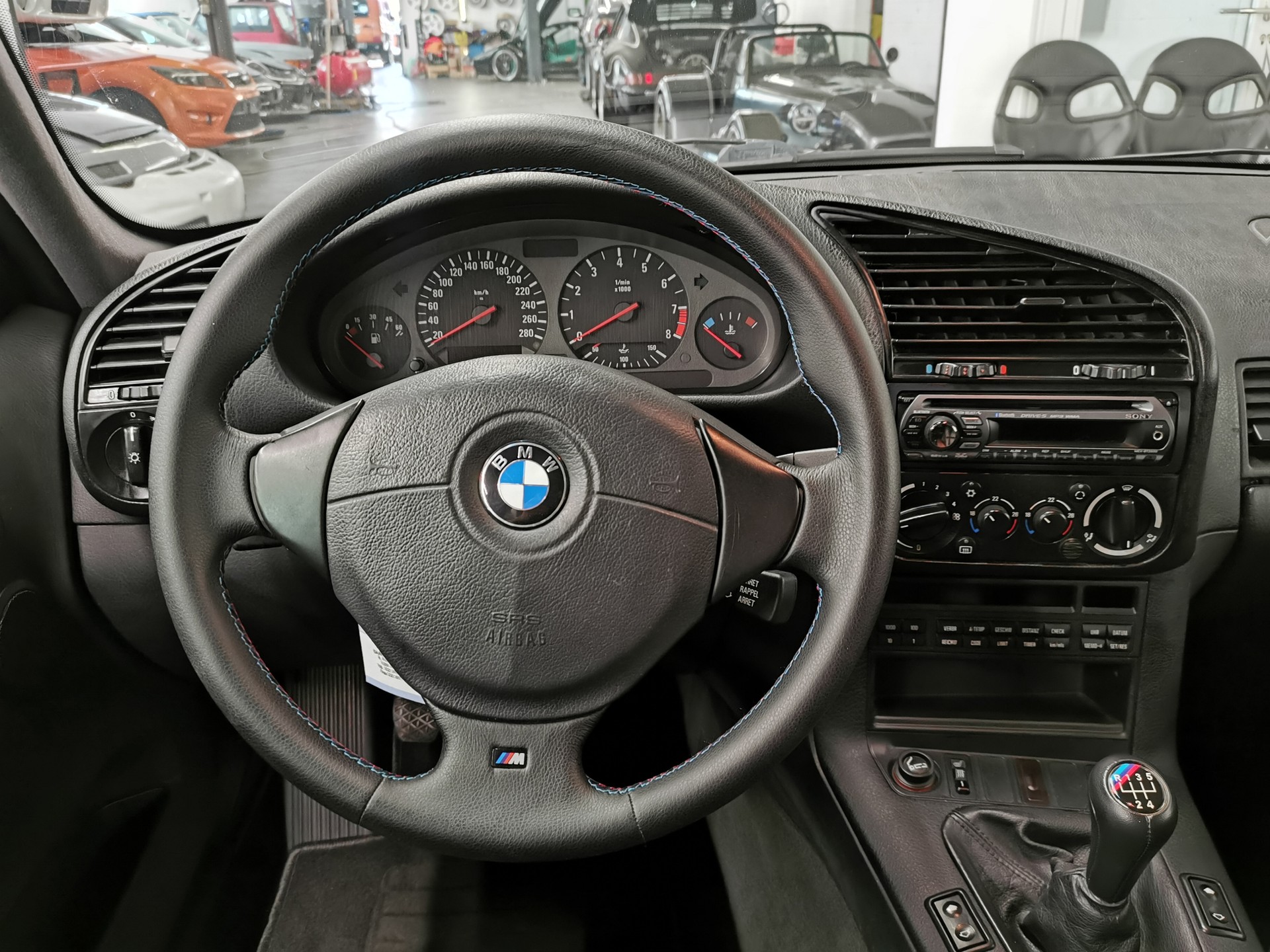 BMW M3 Limousine-image-12