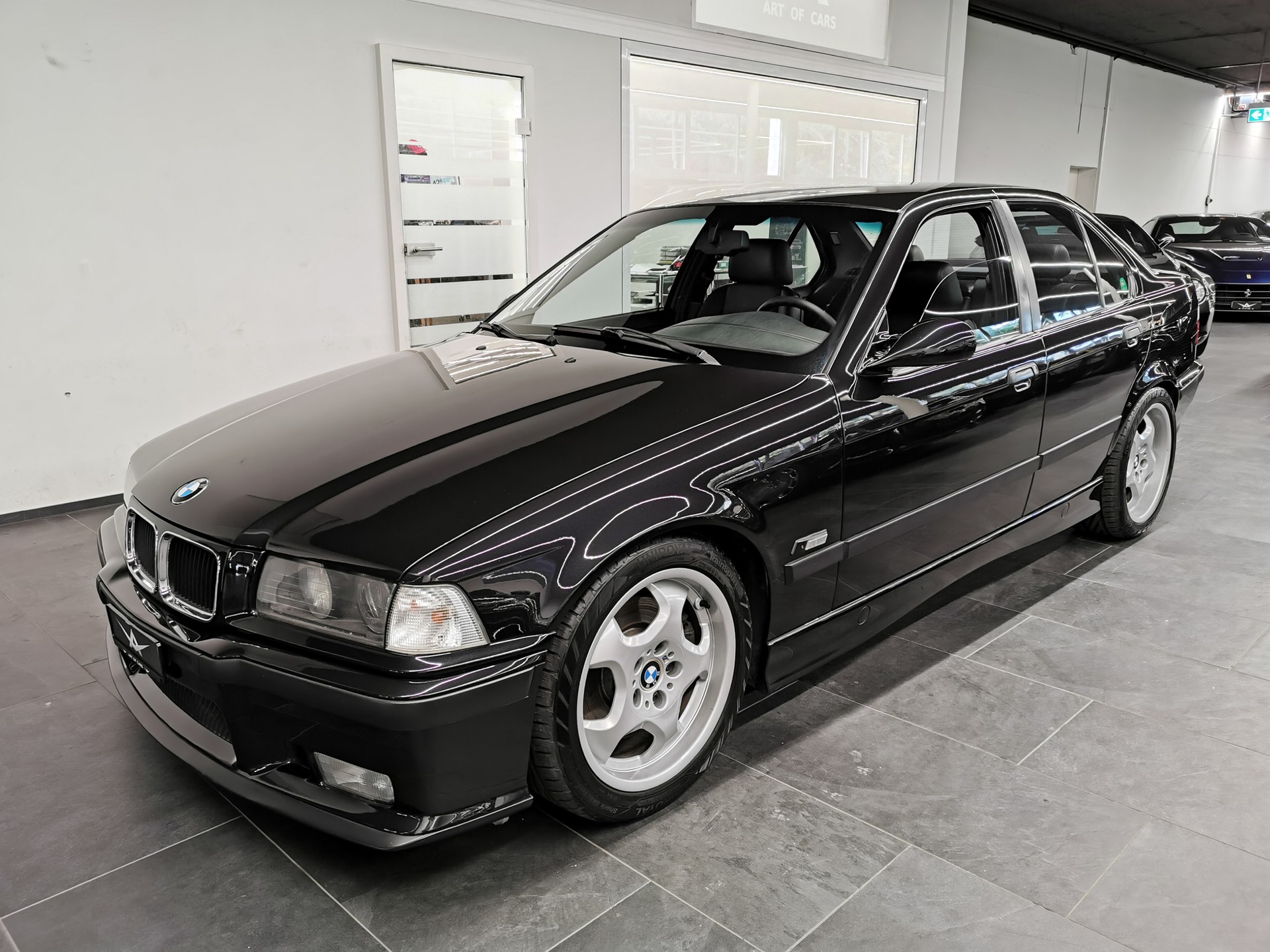 BMW M3 Limousine-image-2