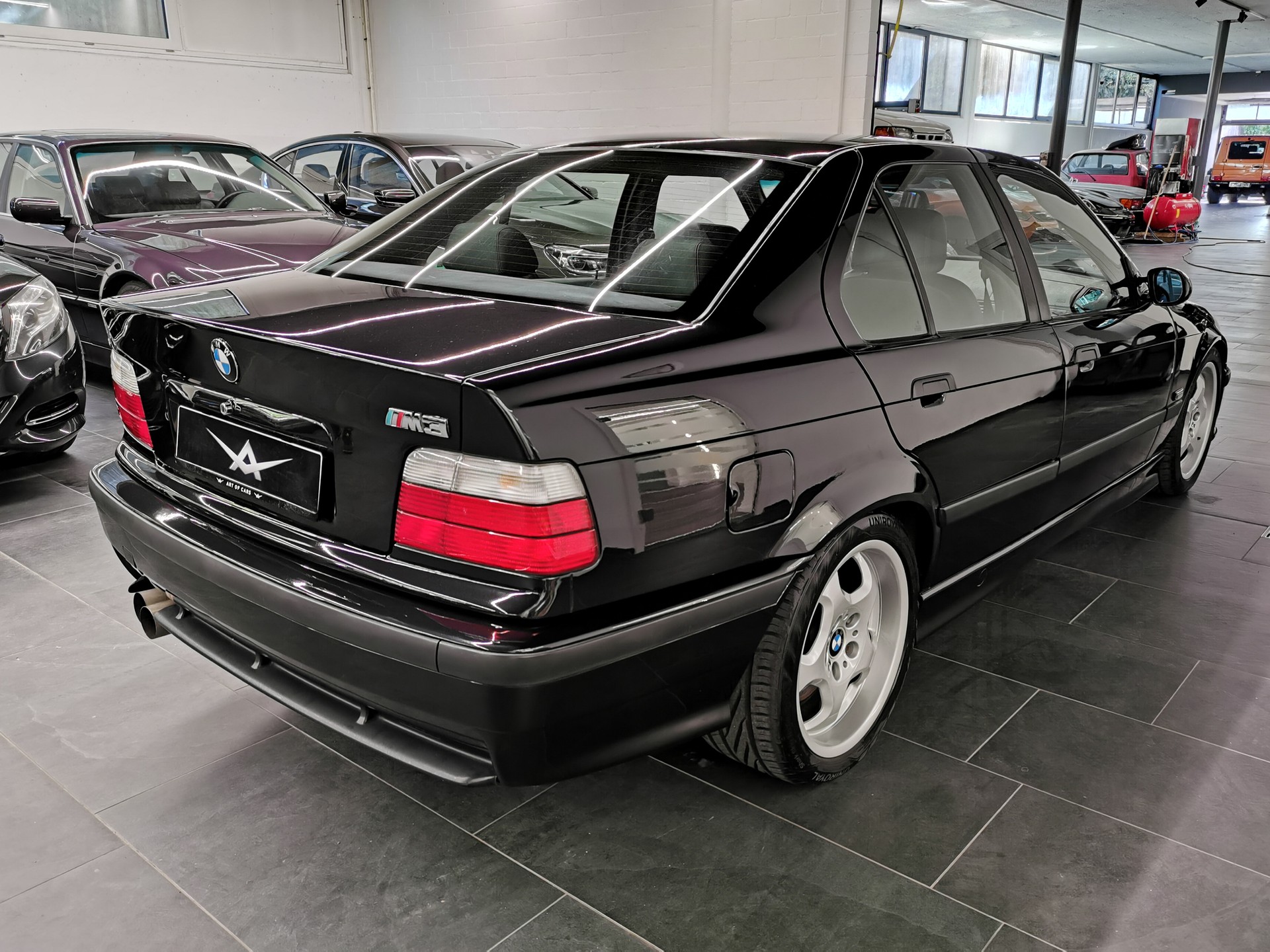 BMW M3 Limousine-image-6