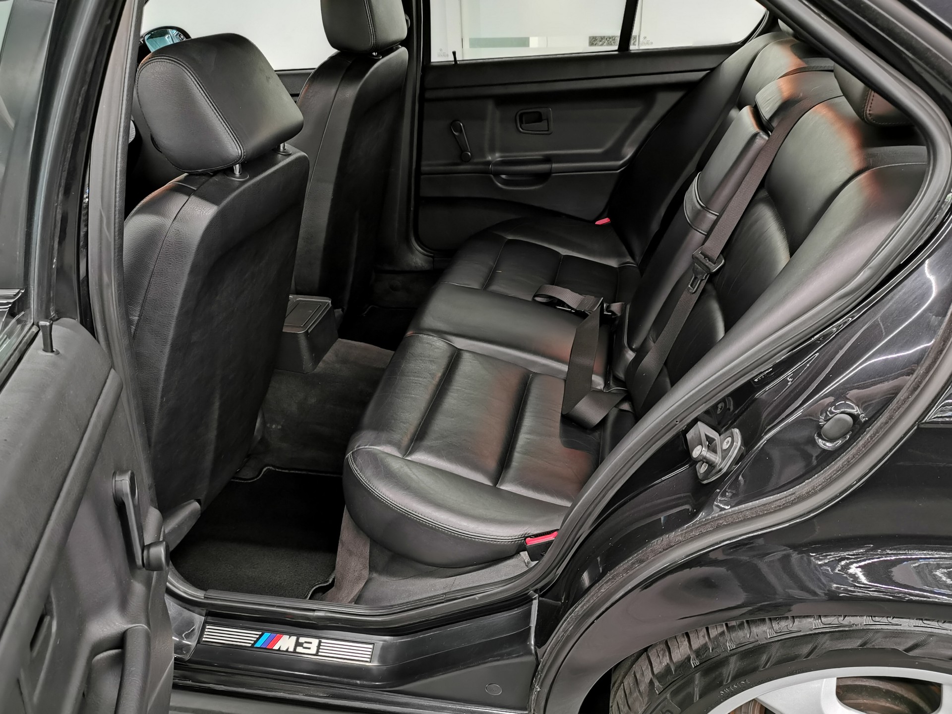 BMW M3 Limousine-image-11