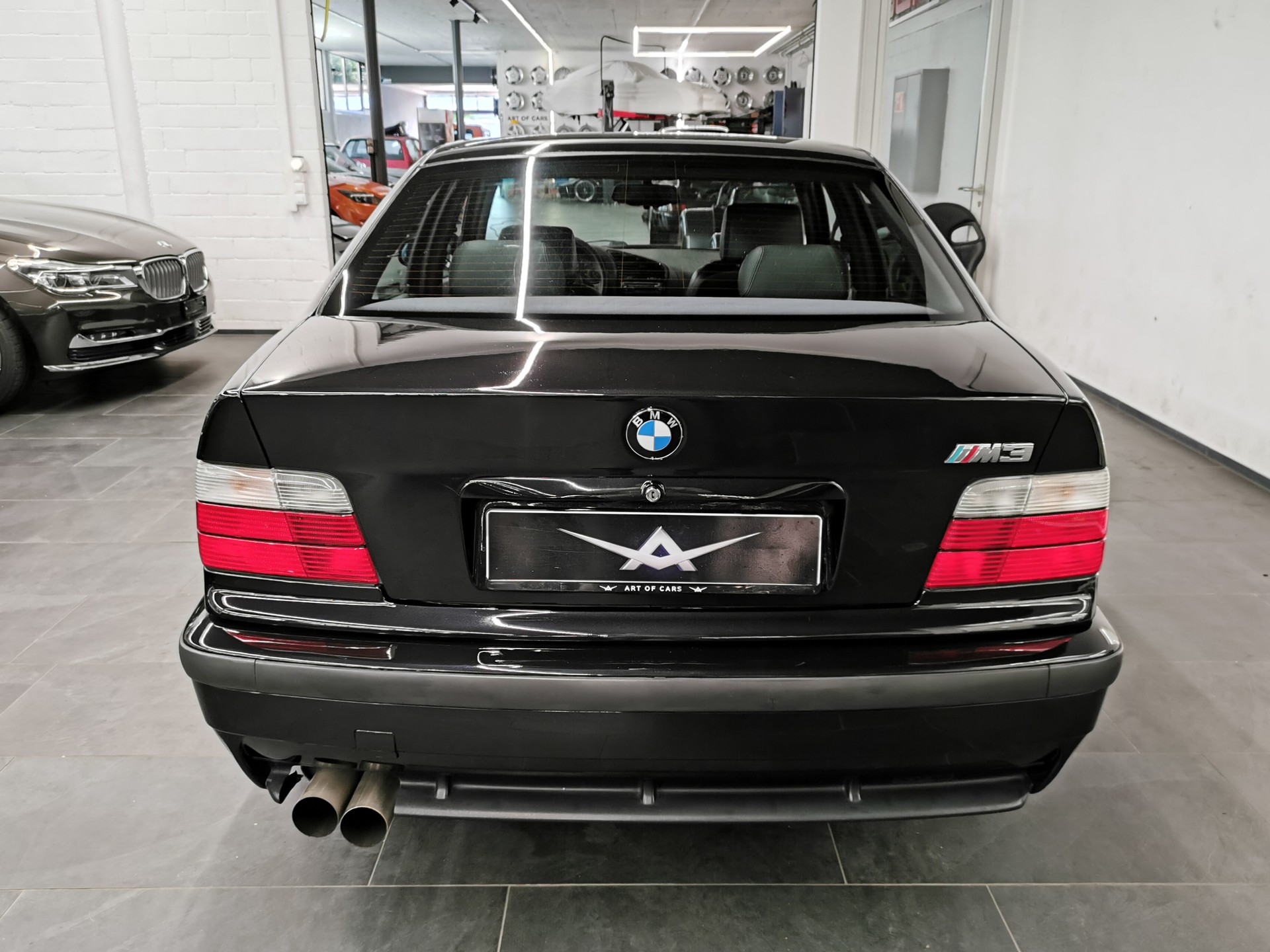 BMW M3 Limousine-image-5