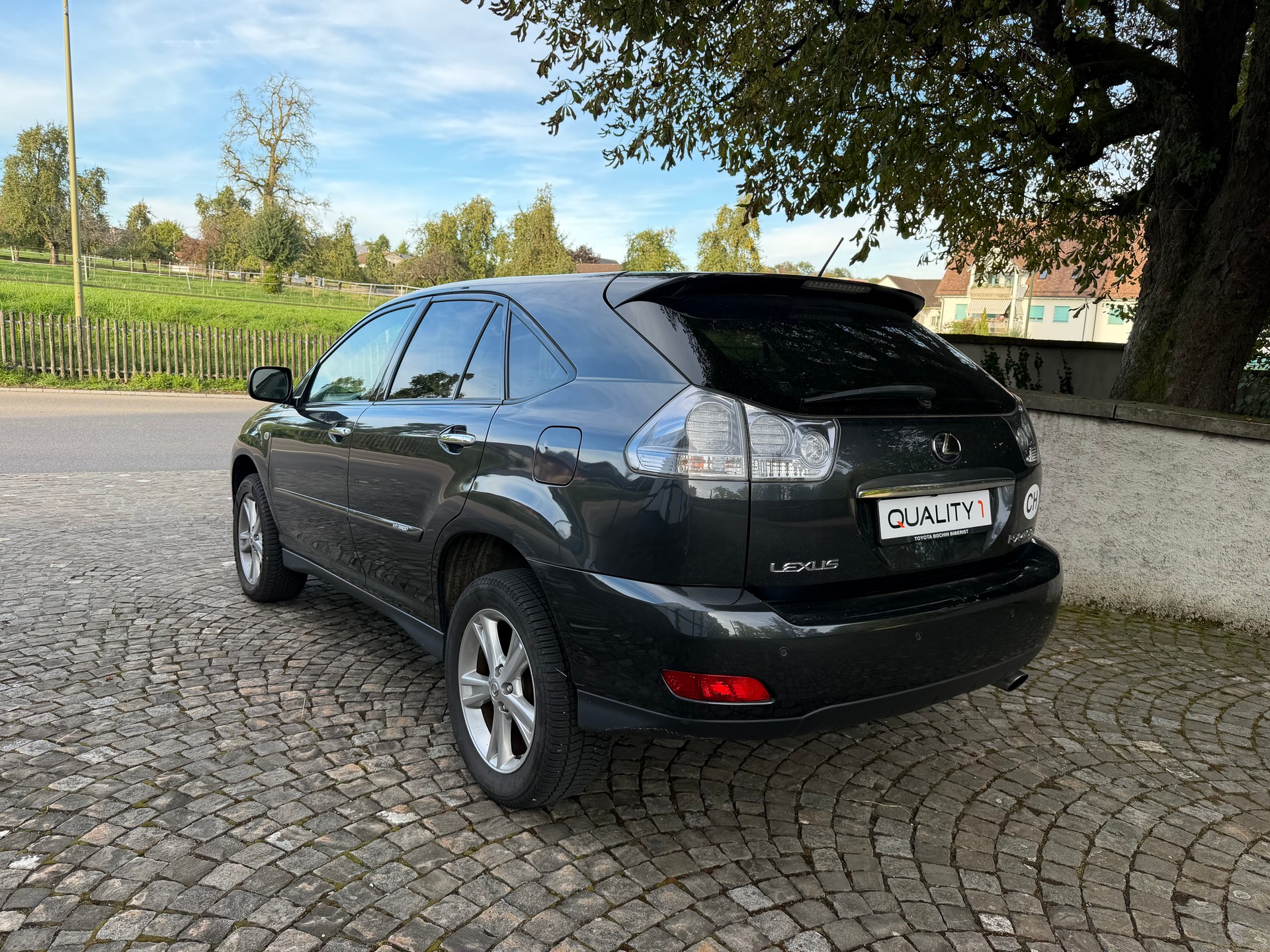 LEXUS RX 400h Edition AWD Automatic / CH-Fahrzeug / Vollständig Service gepflegt bei Toyota / 8 Fach Bereift-image-6