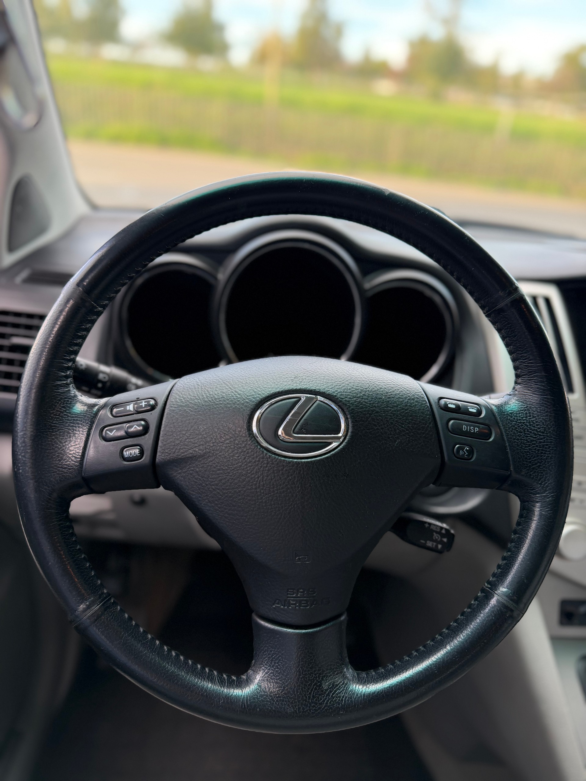 LEXUS RX 400h Edition AWD Automatic / CH-Fahrzeug / Vollständig Service gepflegt bei Toyota / 8 Fach Bereift-image-14