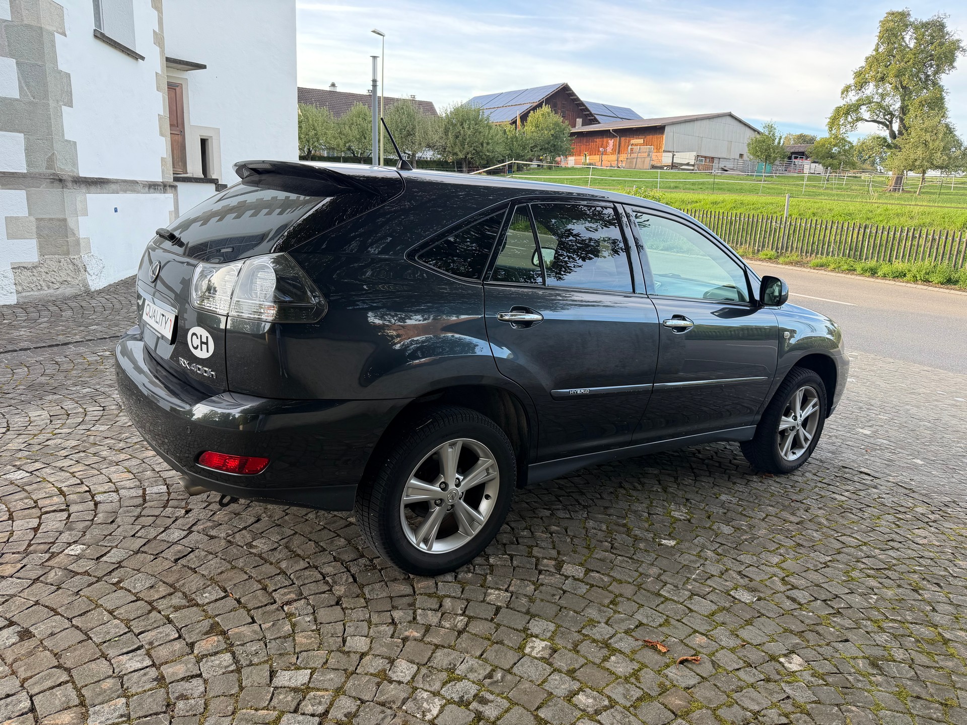 LEXUS RX 400h Edition AWD Automatic / CH-Fahrzeug / Vollständig Service gepflegt bei Toyota / 8 Fach Bereift-image-3