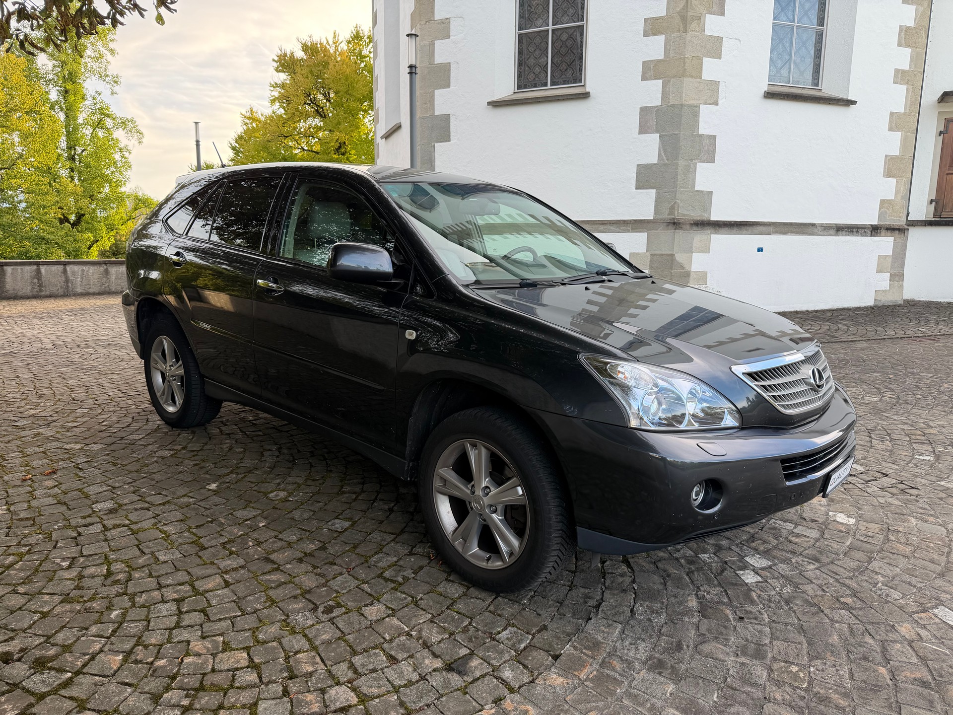 LEXUS RX 400h Edition AWD Automatic / CH-Fahrzeug / Vollständig Service gepflegt bei Toyota / 8 Fach Bereift-image-2