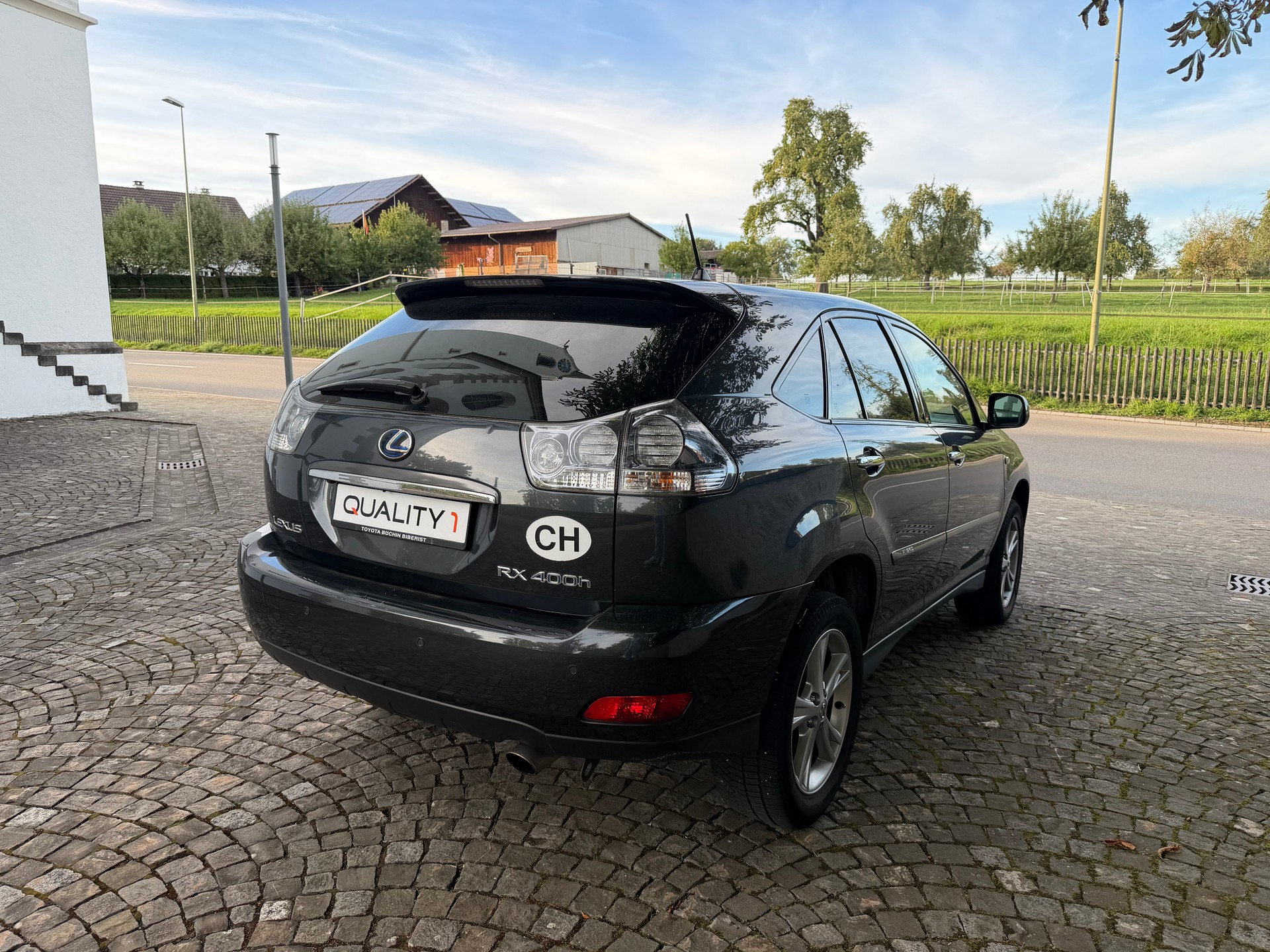 LEXUS RX 400h Edition AWD Automatic / CH-Fahrzeug / Vollständig Service gepflegt bei Toyota / 8 Fach Bereift-image-4