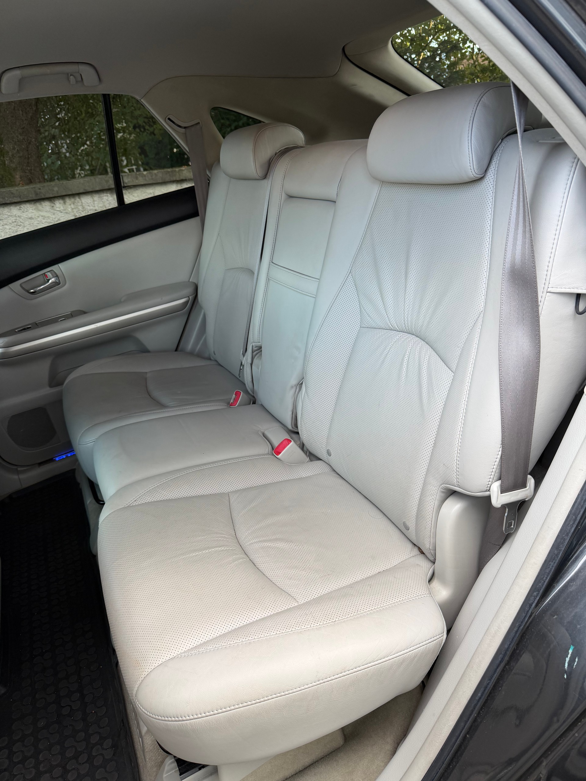 LEXUS RX 400h Edition AWD Automatic / CH-Fahrzeug / Vollständig Service gepflegt bei Toyota / 8 Fach Bereift-image-11