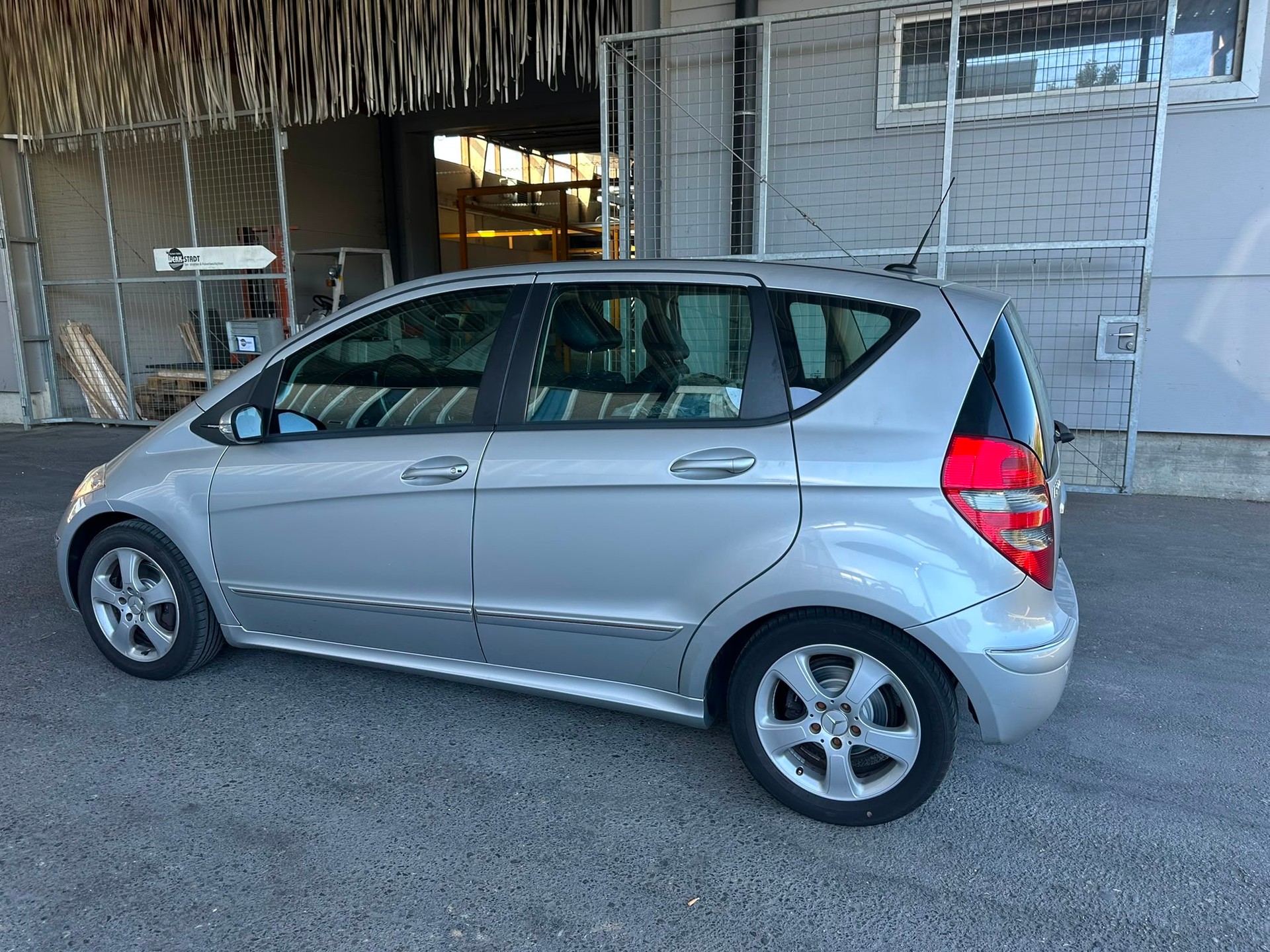 MERCEDES-BENZ A 200 CDI Elégance-image-4
