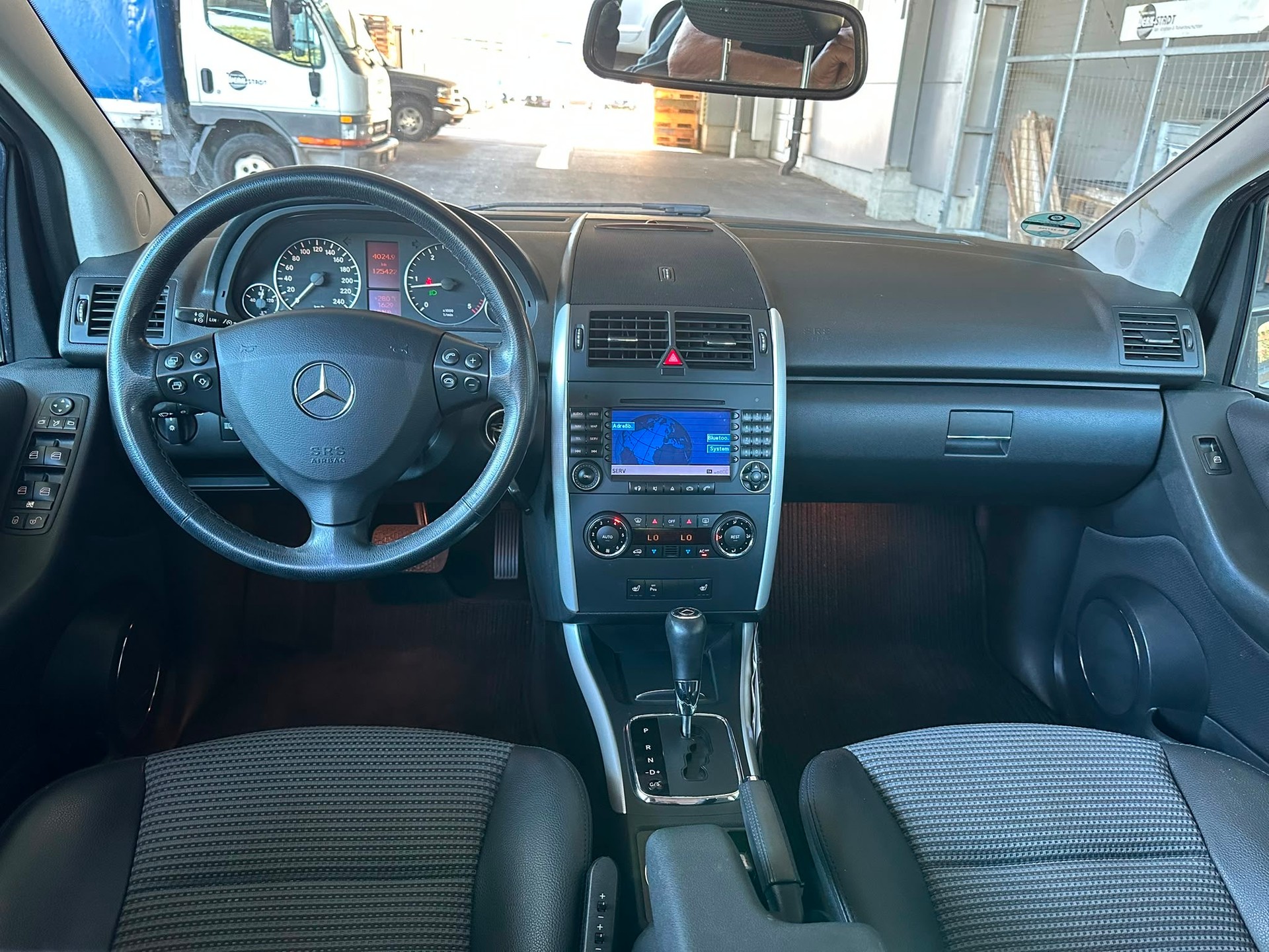 MERCEDES-BENZ A 200 CDI Elégance-image-7