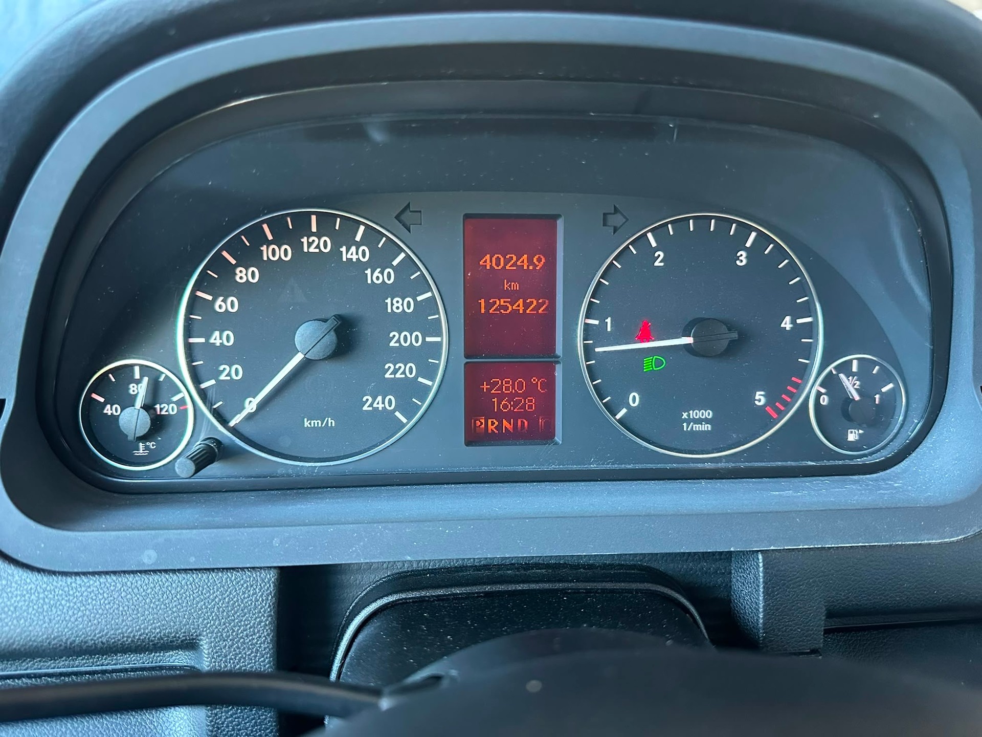 MERCEDES-BENZ A 200 CDI Elégance-image-8