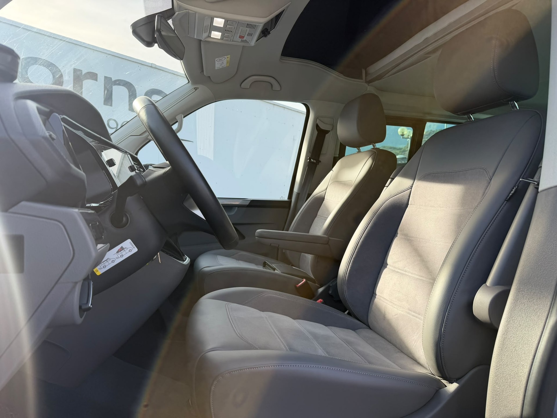 VW T6.1 California 2.0 TDI Ocean Liberty 4Motion DSG-image-12