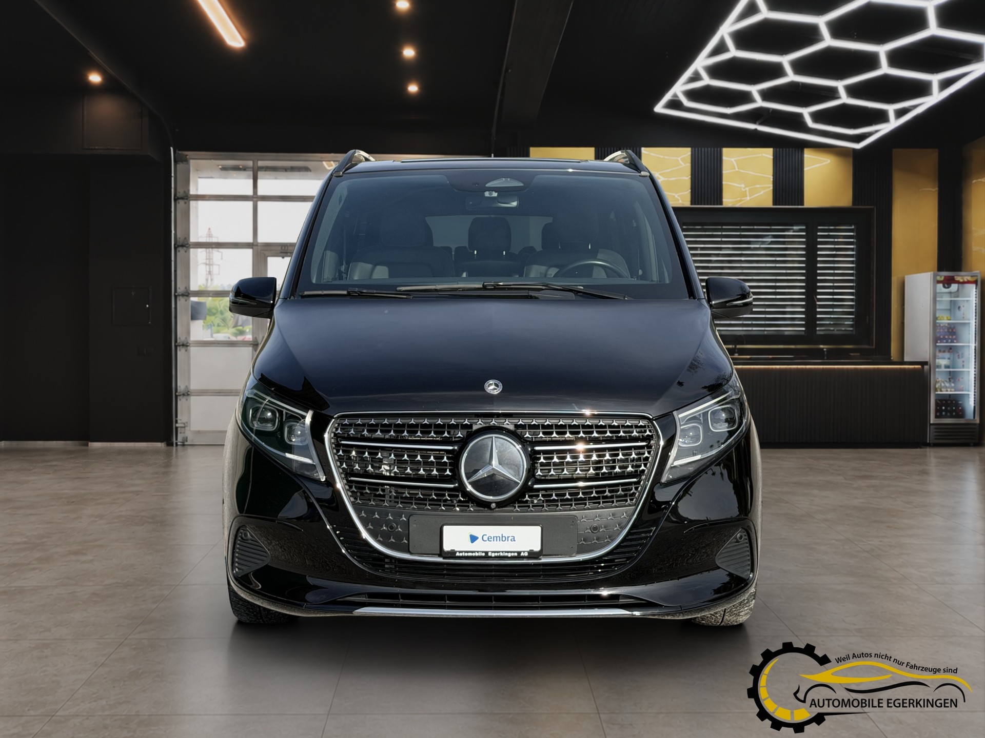 MERCEDES-BENZ V 300 d Avantgarde extra lang Van-image-1