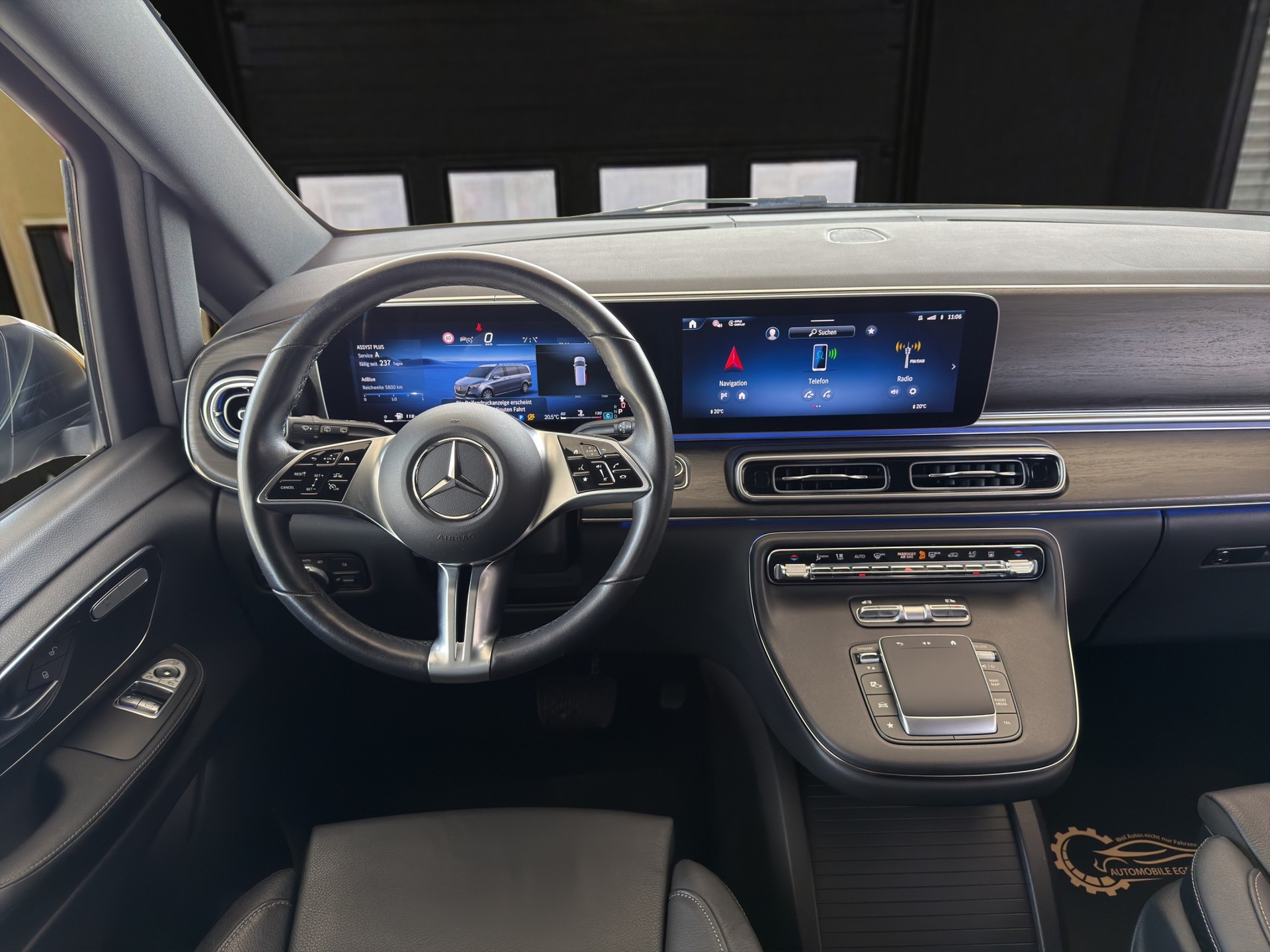 MERCEDES-BENZ V 300 d Avantgarde extra lang Van-image-11