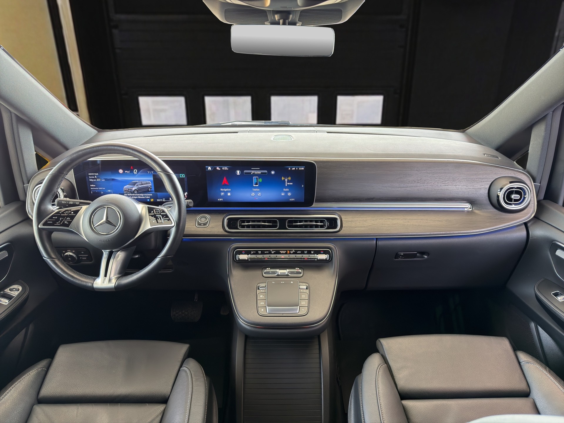MERCEDES-BENZ V 300 d Avantgarde extra lang Van-image-10