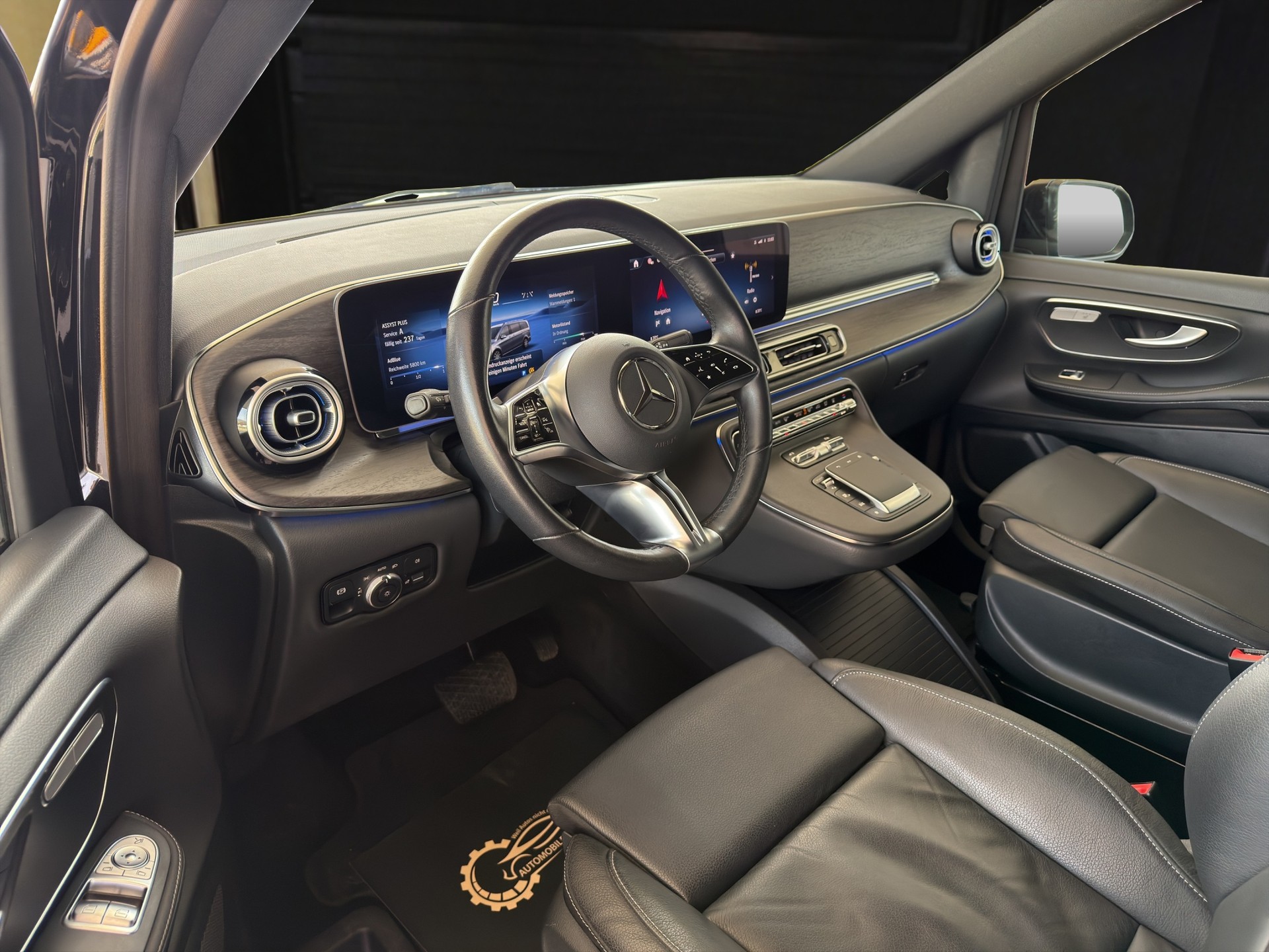 MERCEDES-BENZ V 300 d Avantgarde extra lang Van-image-8