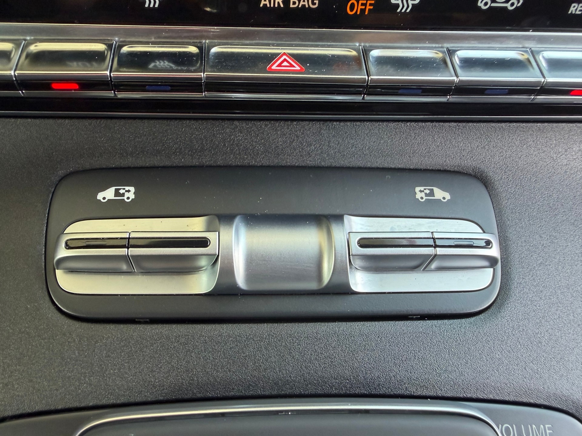 MERCEDES-BENZ V 300 d Avantgarde extra lang Van-image-28