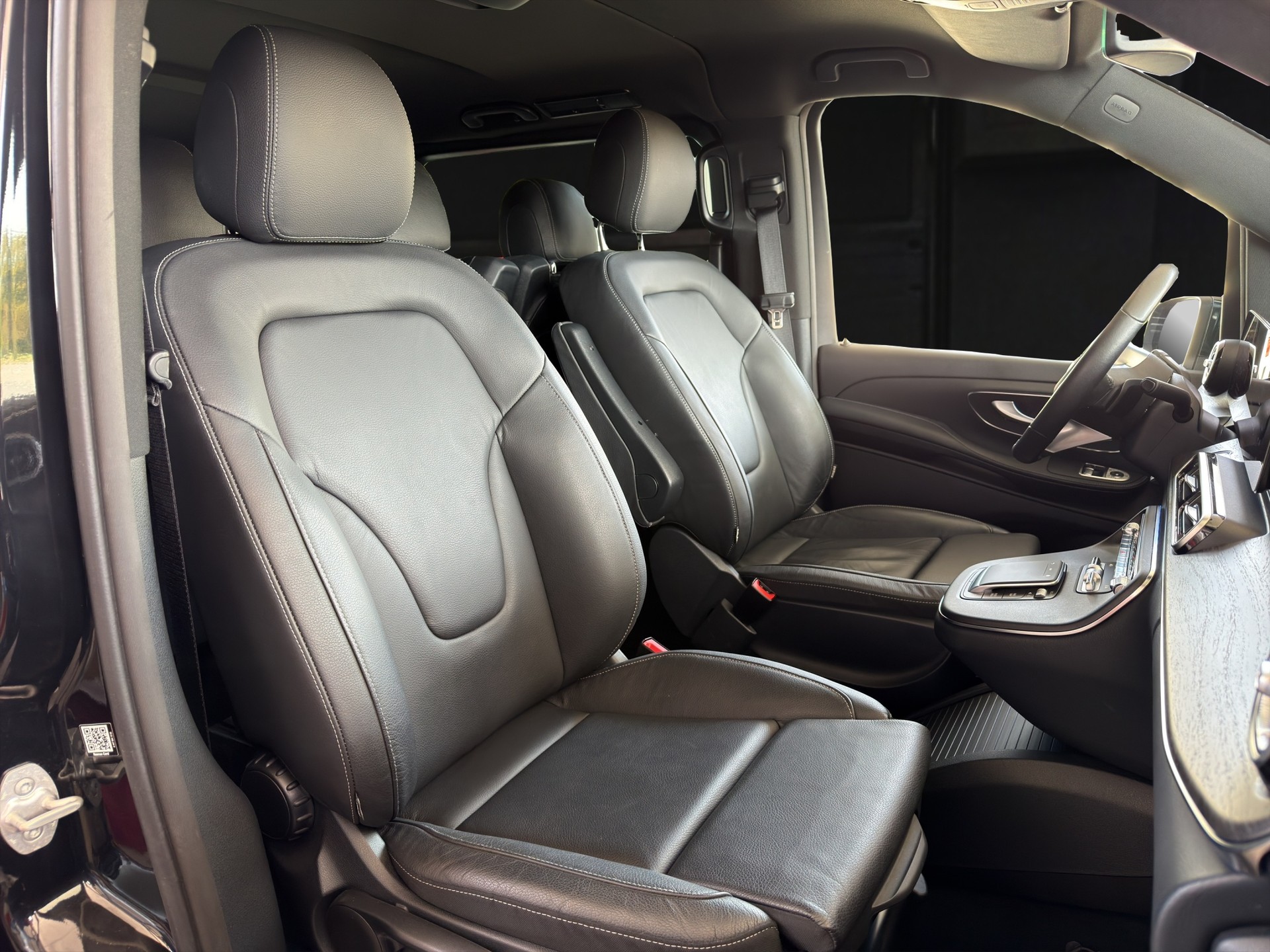 MERCEDES-BENZ V 300 d Avantgarde extra lang Van-image-9
