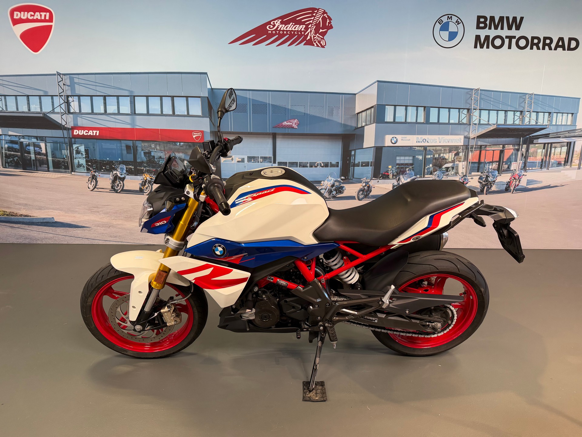 BMW G 310 R-showroom-element-3