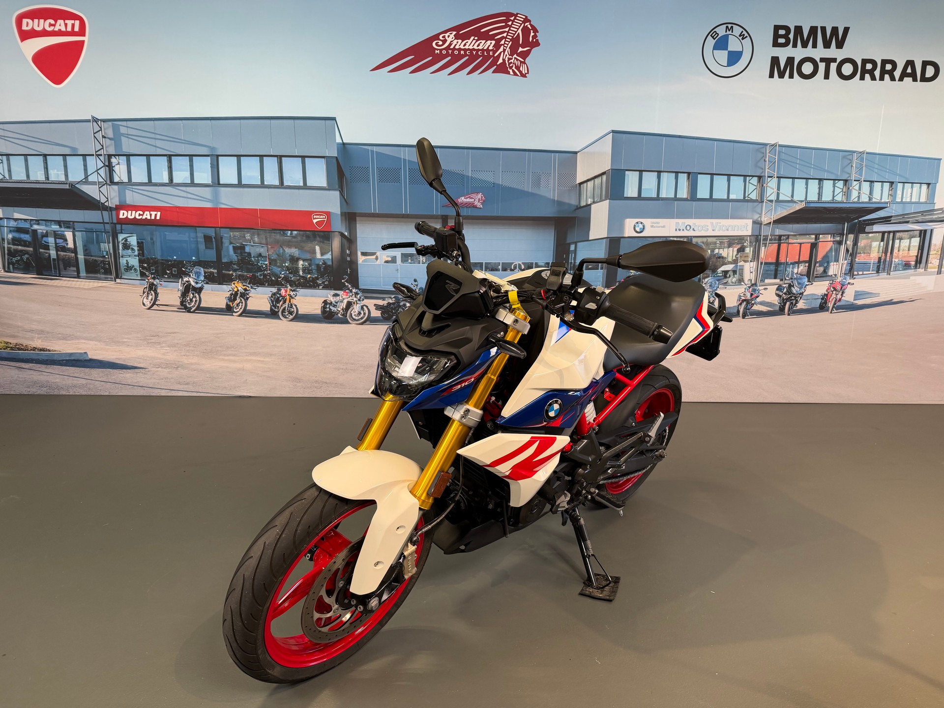 BMW G 310 R-showroom-element-2