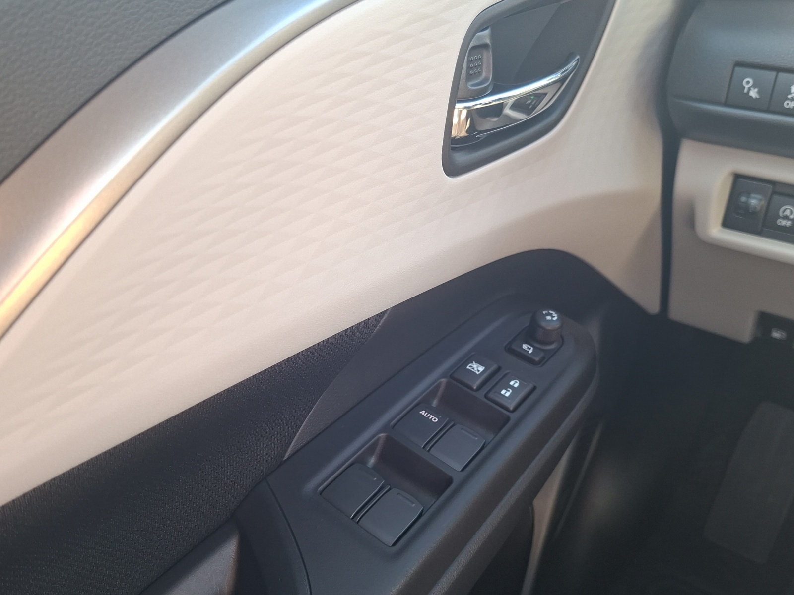 SUZUKI Swift 1.2 Piz Sulai Top Hybrid 4x4-image-12