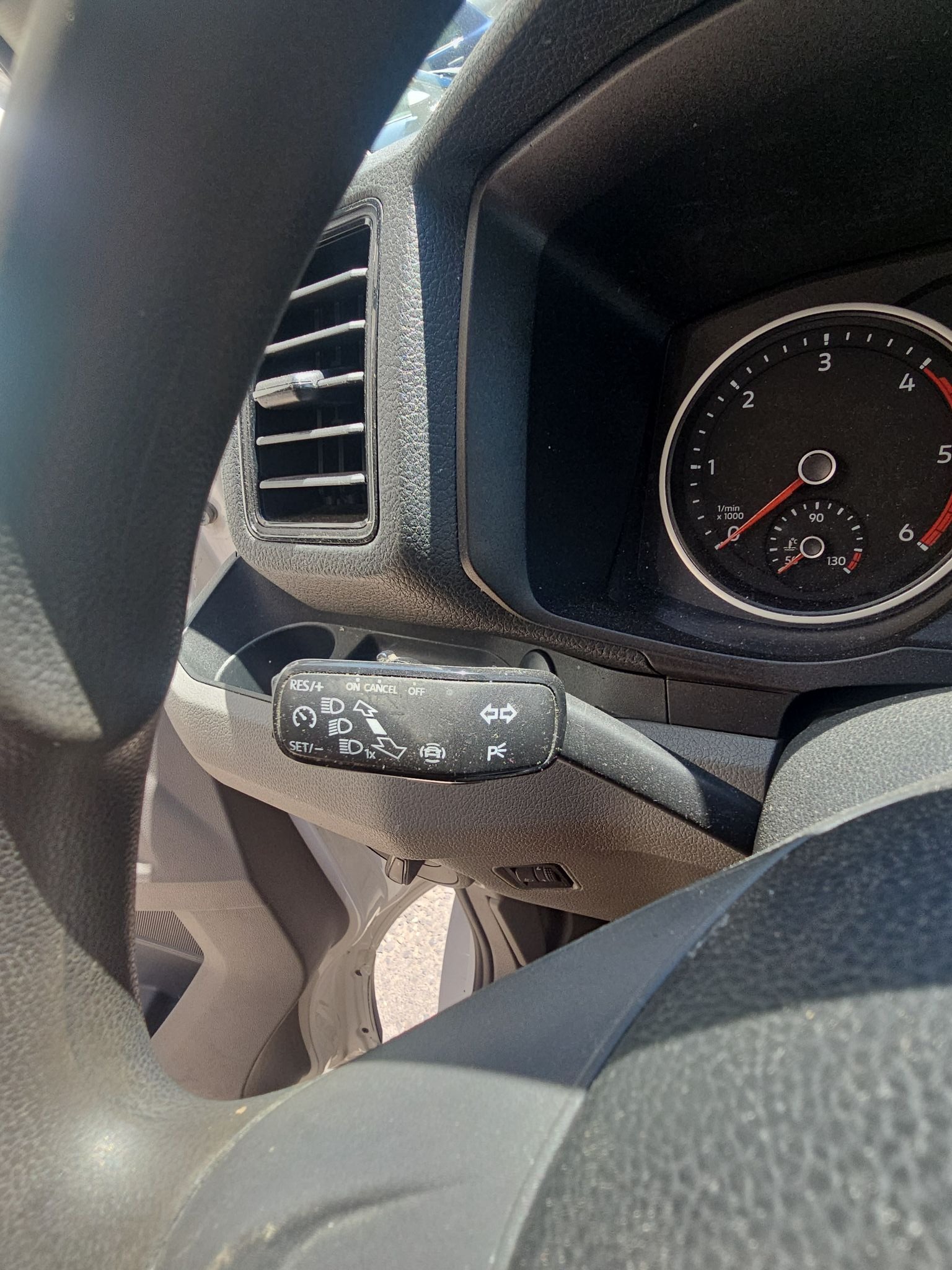 VW T6.1 2.0 TDI Entry-image-13
