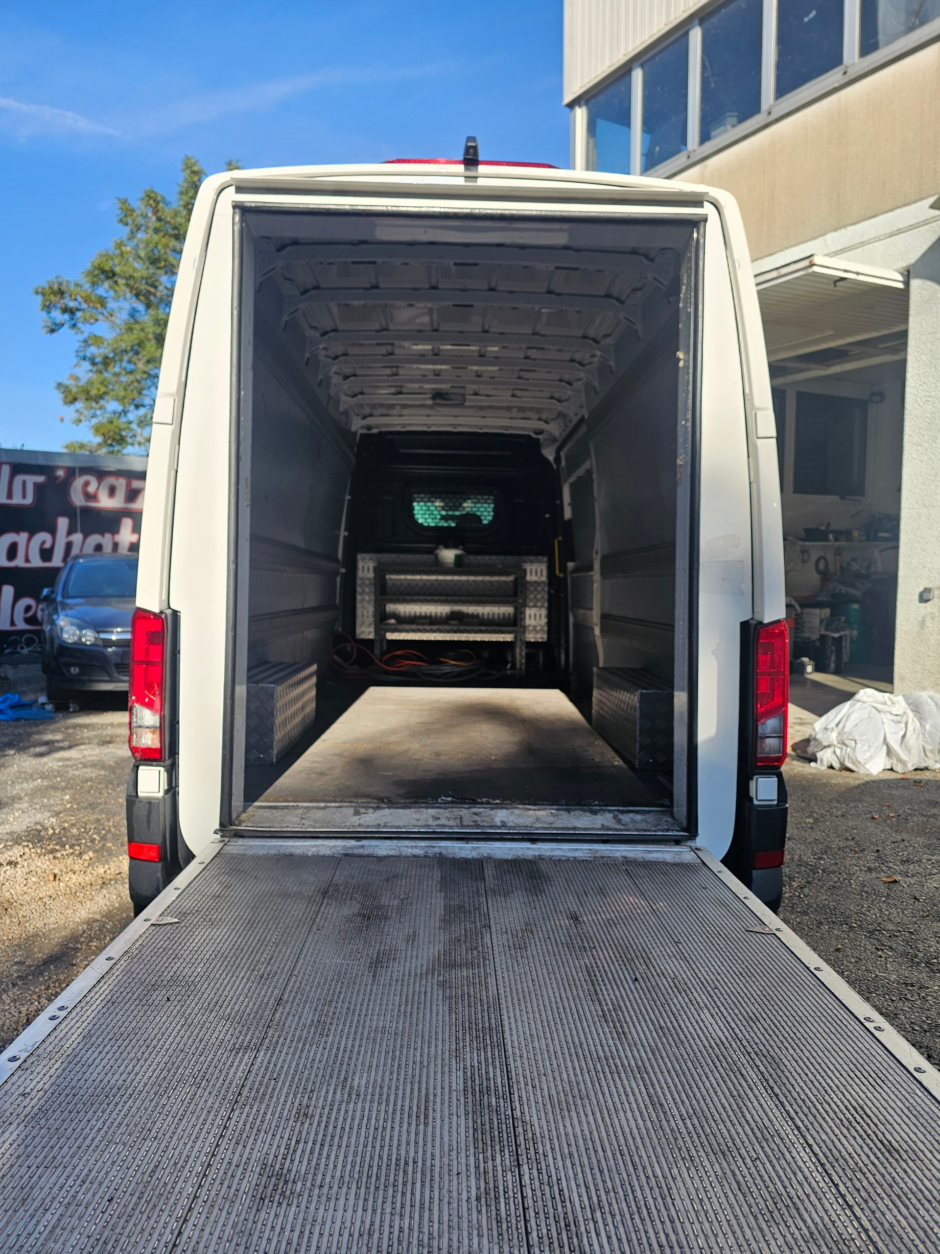 VW T6.1 2.0 TDI Entry-image-8