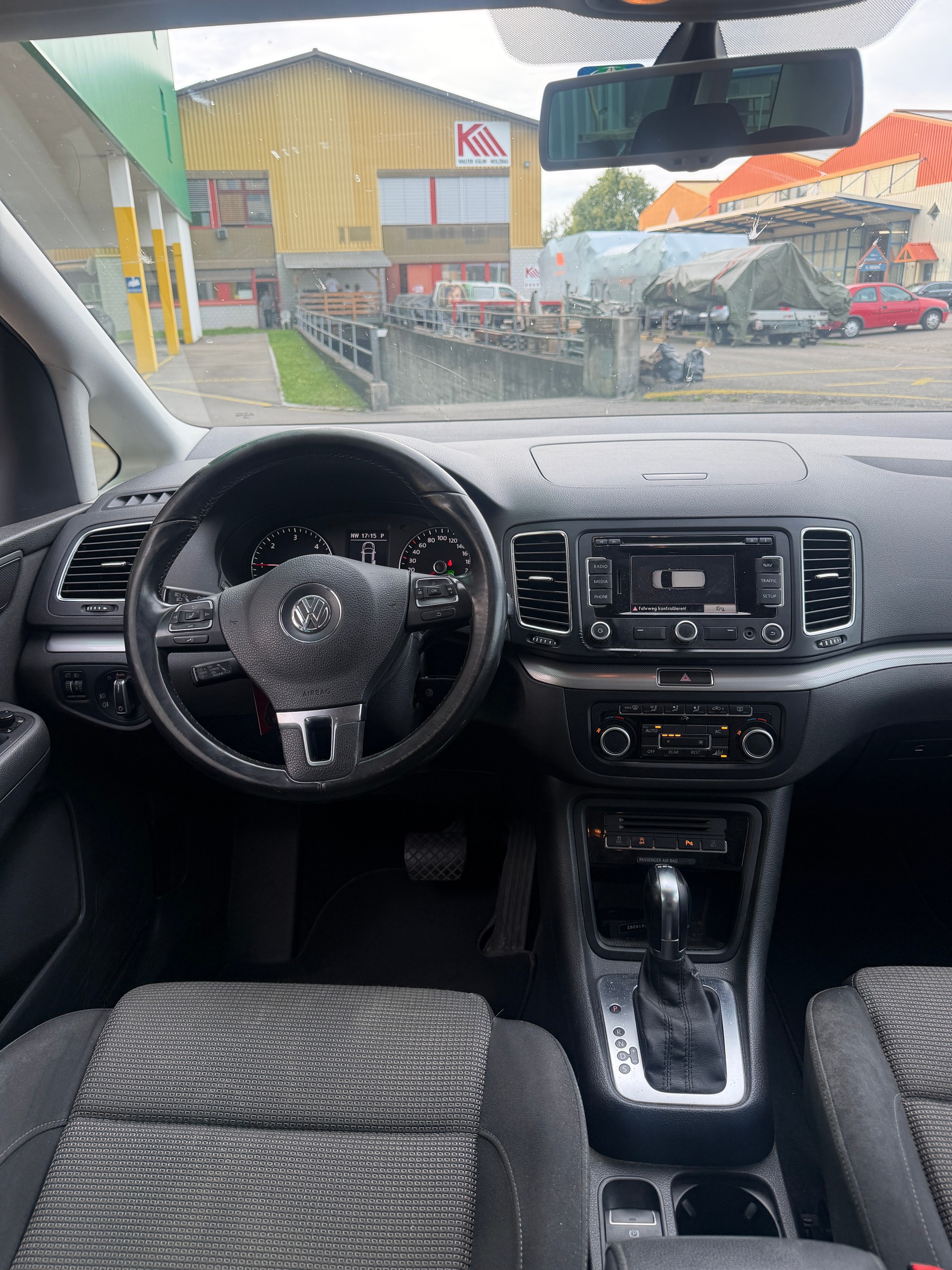 VW Sharan 2.0 TDI BMT Comfortline DSG-image-9