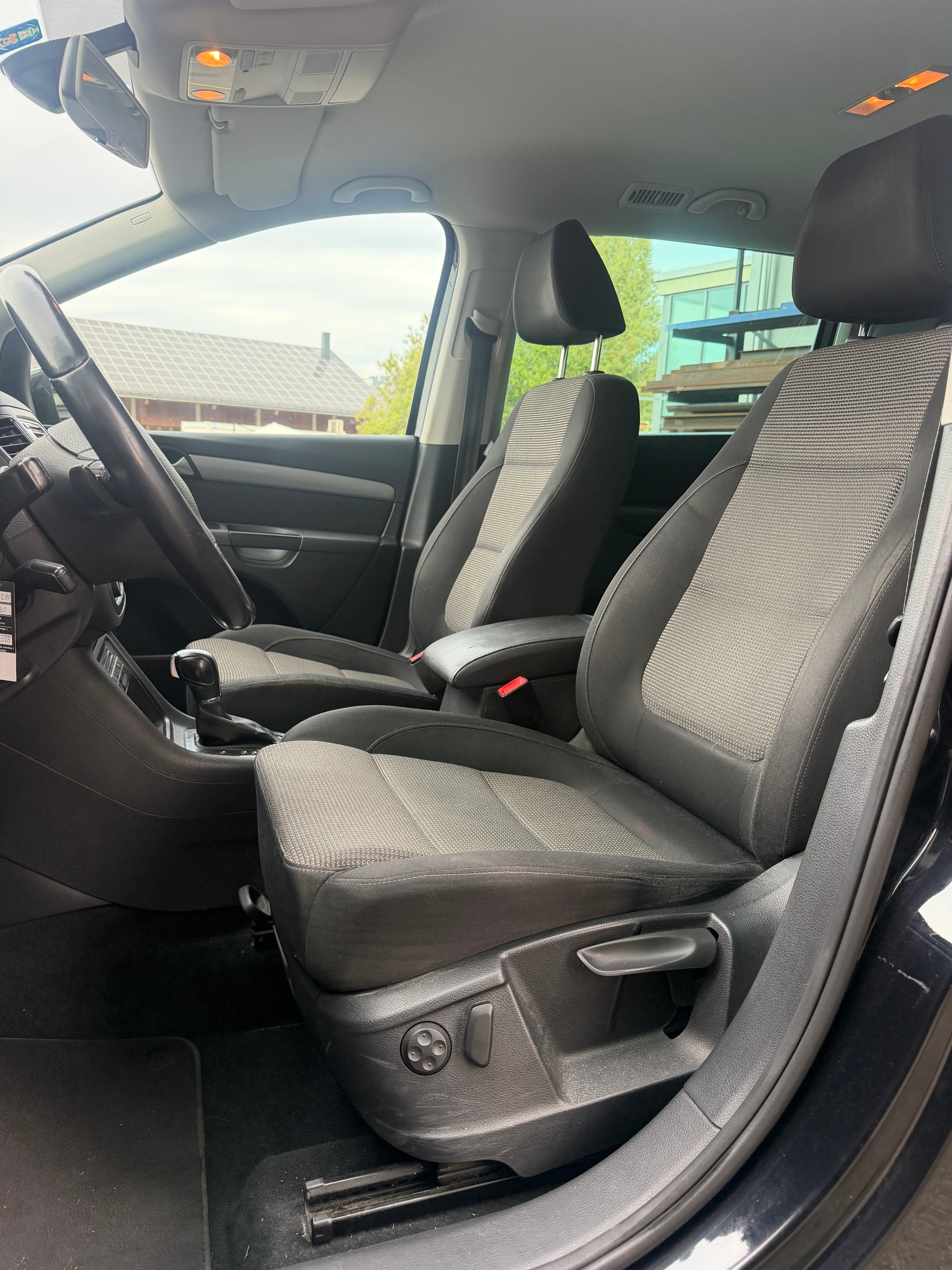 VW Sharan 2.0 TDI BMT Comfortline DSG-image-8