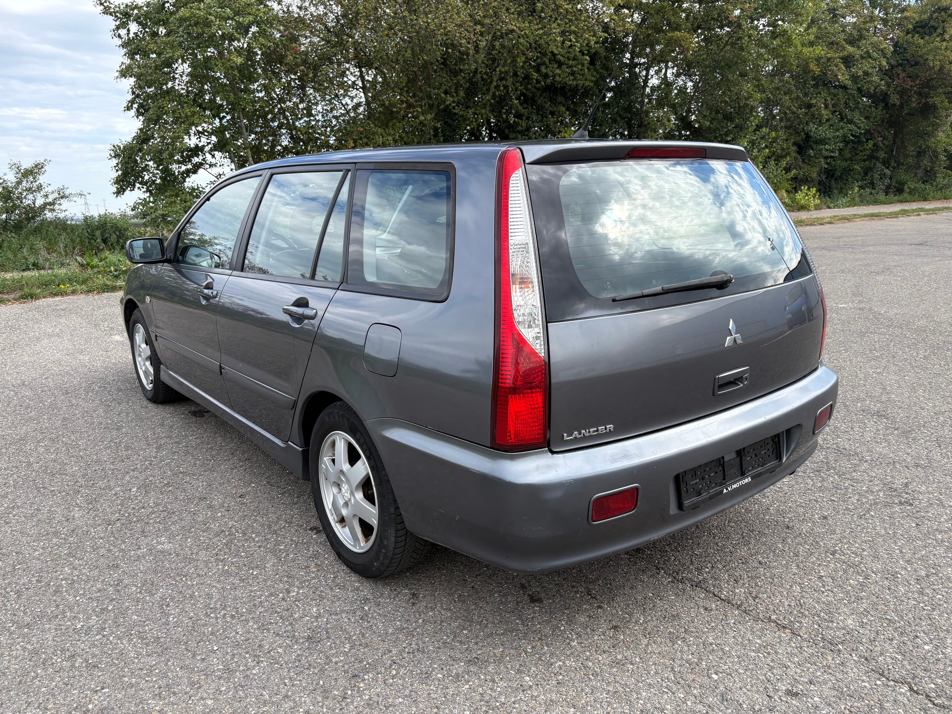 MITSUBISHI Lancer 1.6 Invite (Comfort) Wagon-image-8