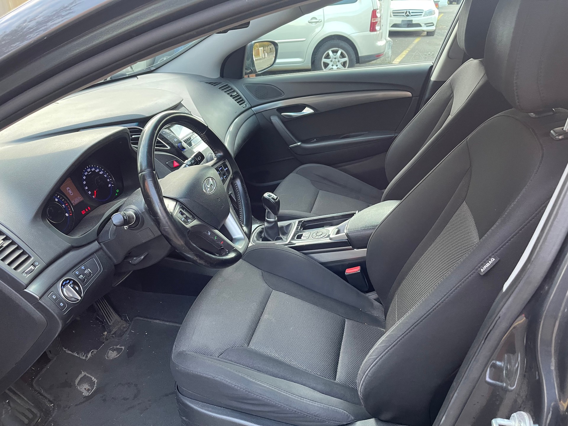 HYUNDAI i40 Wagon 1.6 GDi Style-image-6