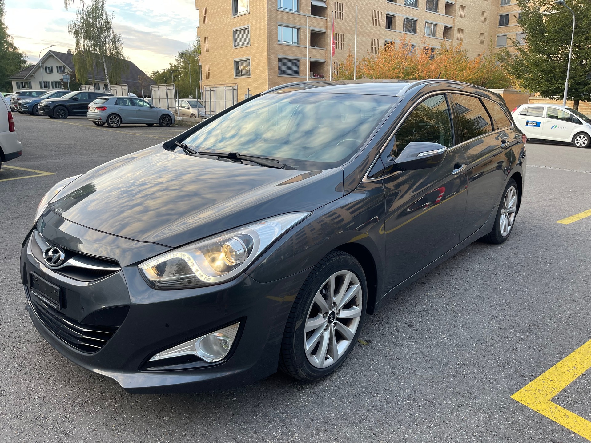 HYUNDAI i40 Wagon 1.6 GDi Style-image-0
