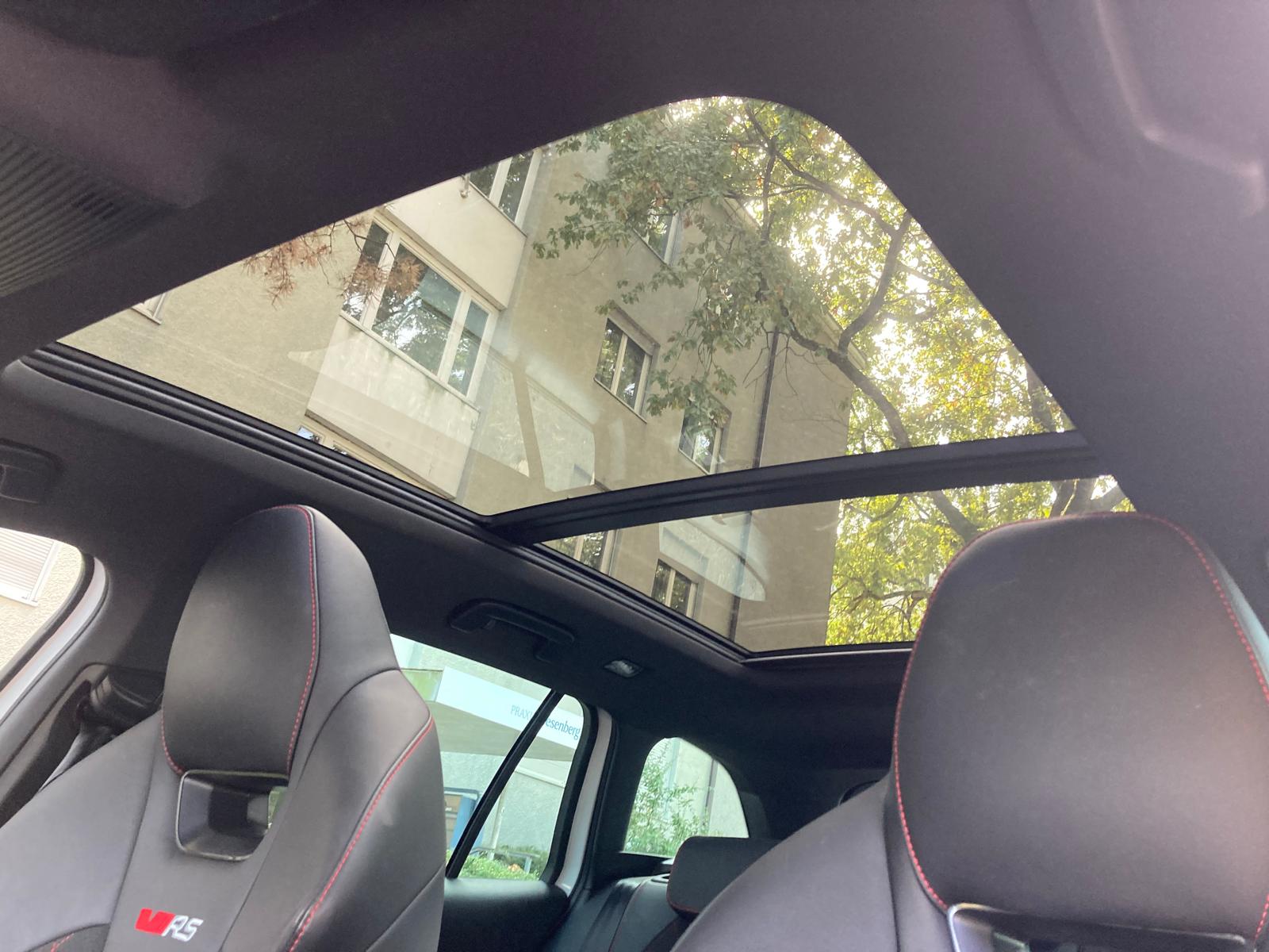 SKODA Octavia Combi 2.0 TSI DSG RS-image-11