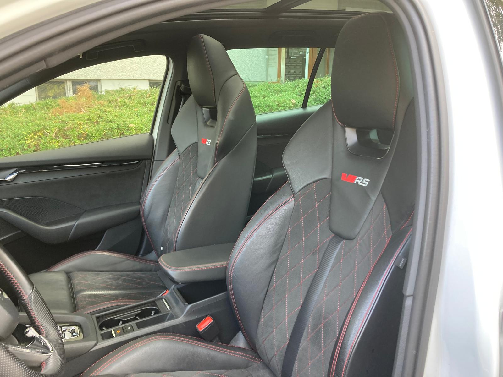SKODA Octavia Combi 2.0 TSI DSG RS-image-9