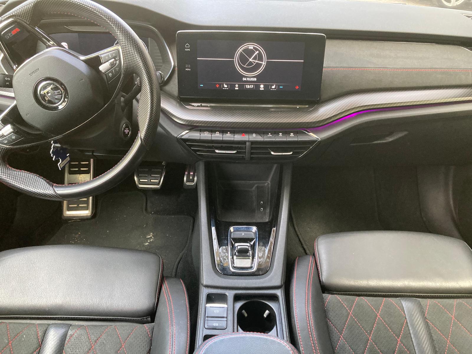 SKODA Octavia Combi 2.0 TSI DSG RS-image-8