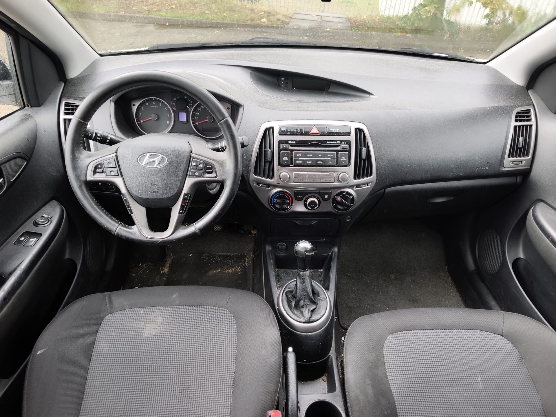 HYUNDAI i20 1.2 Comfort-image-4