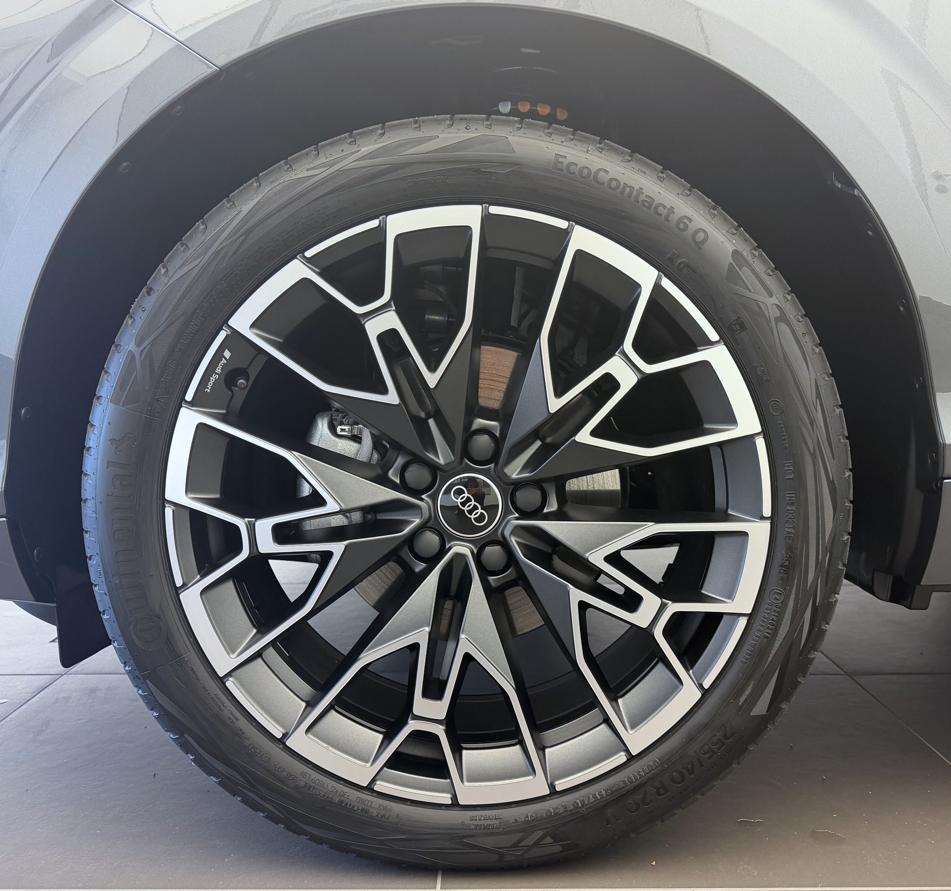 AUDI Q3 SUV 110 kW TFSI S tronic-image-2