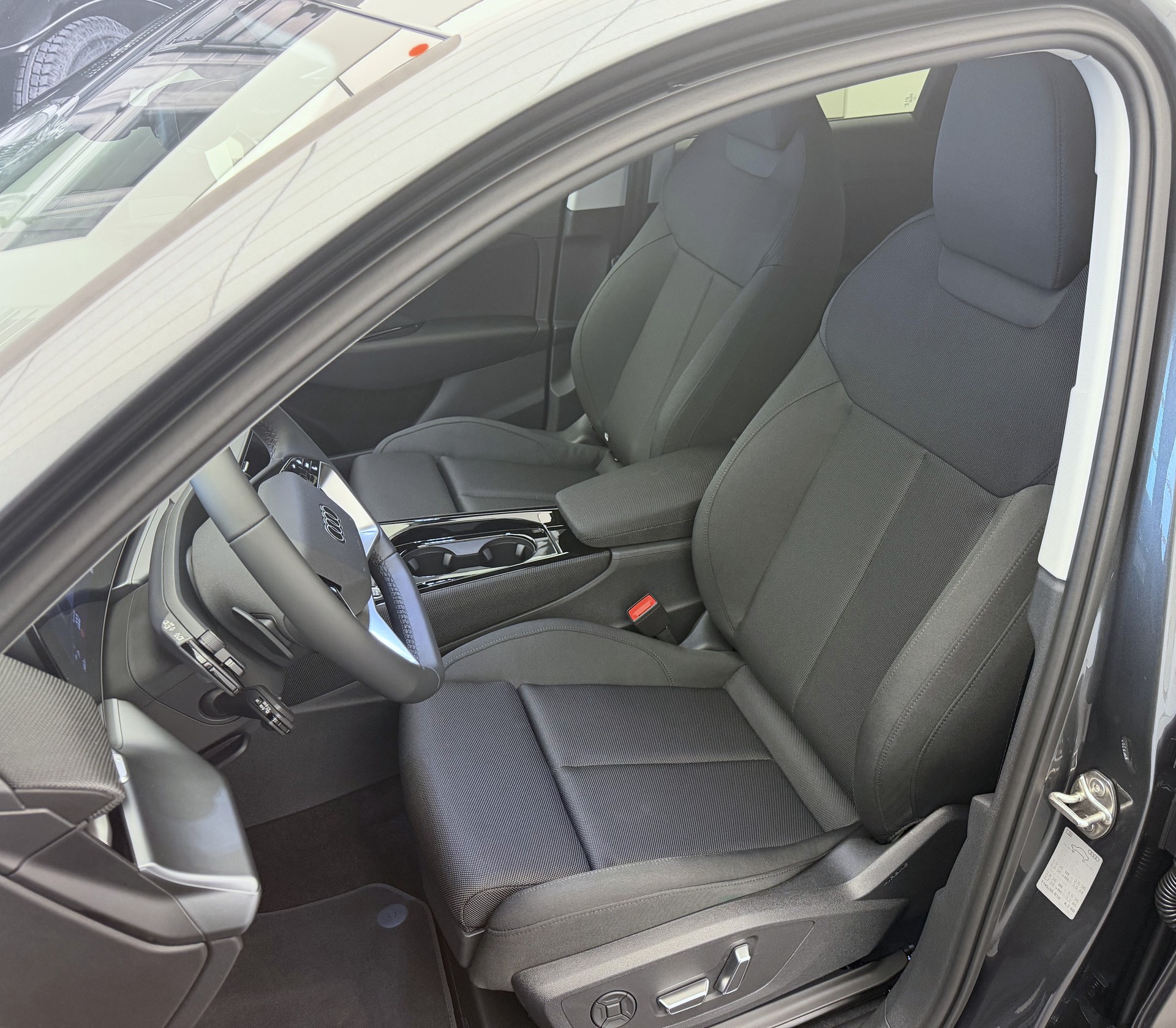 AUDI Q3 SUV 110 kW TFSI S tronic-image-5