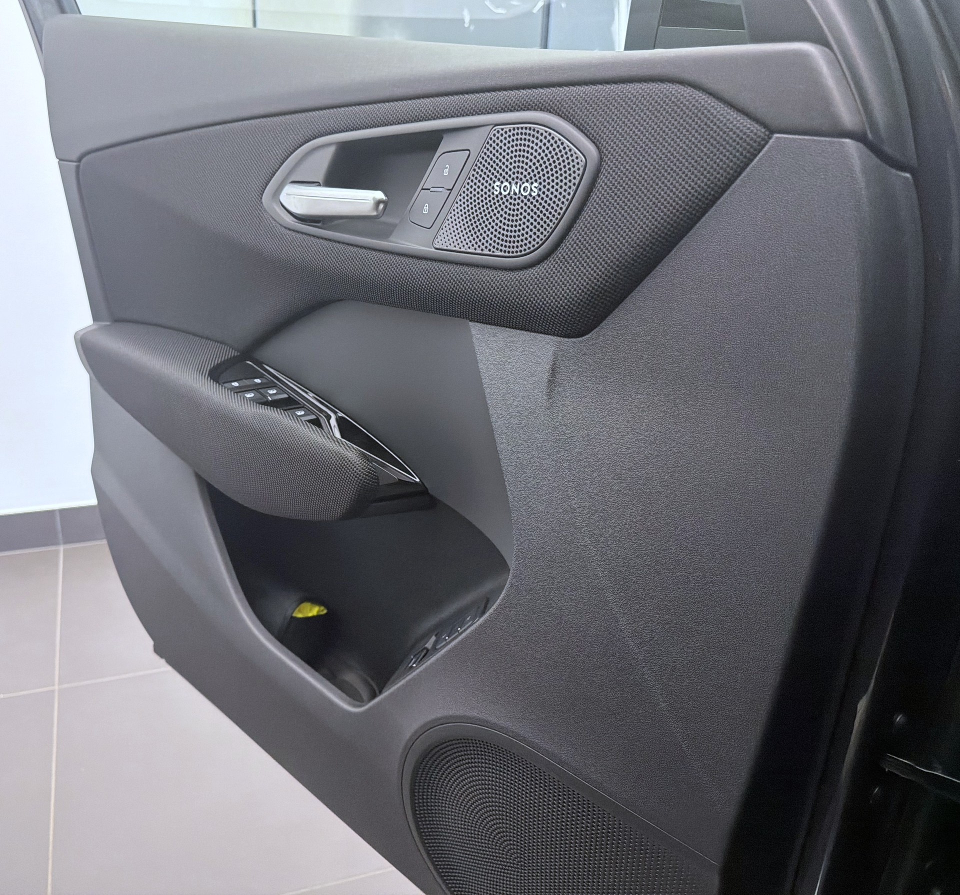 AUDI Q3 SUV 110 kW TFSI S tronic-image-4