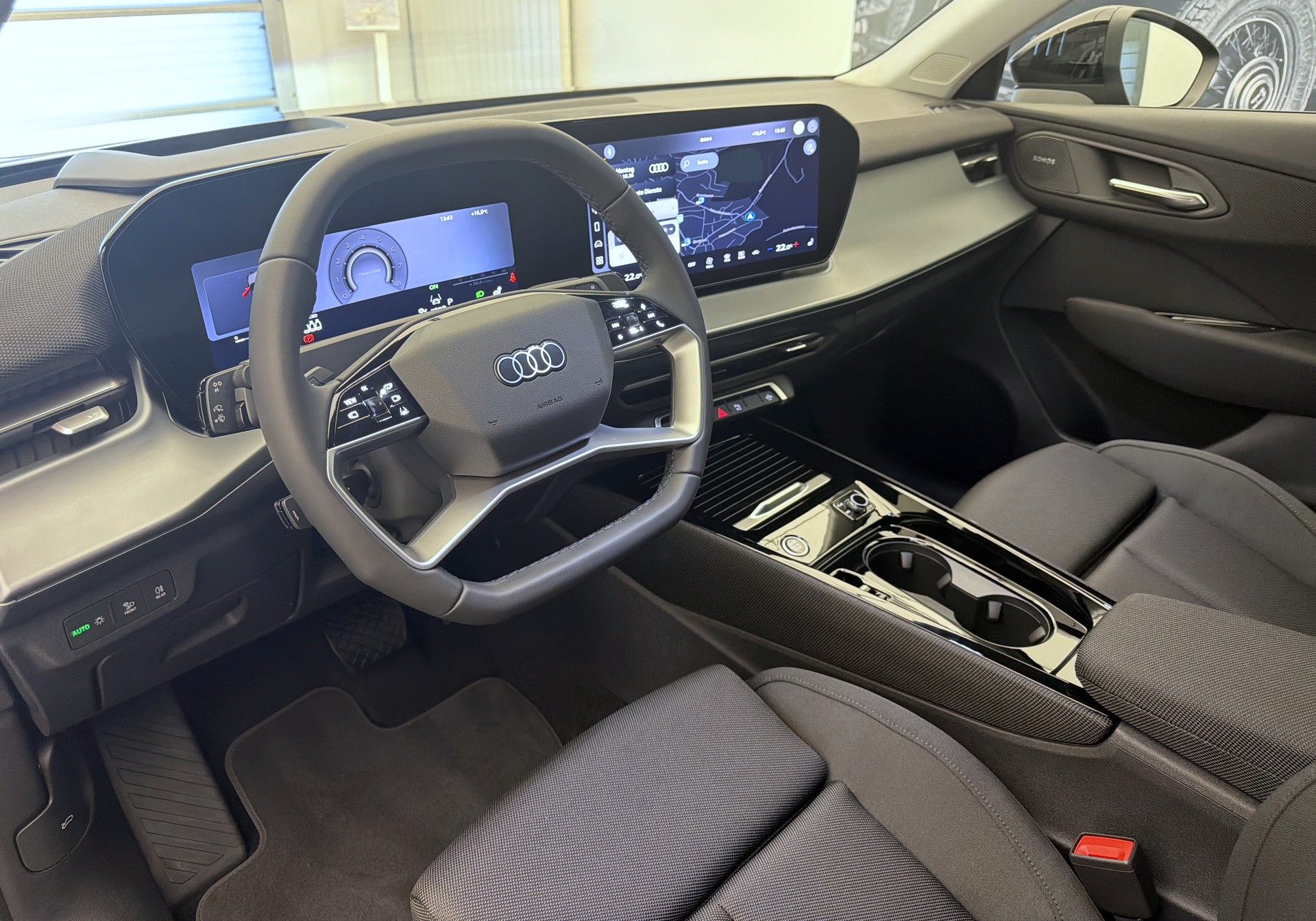 AUDI Q3 SUV 110 kW TFSI S tronic-image-7
