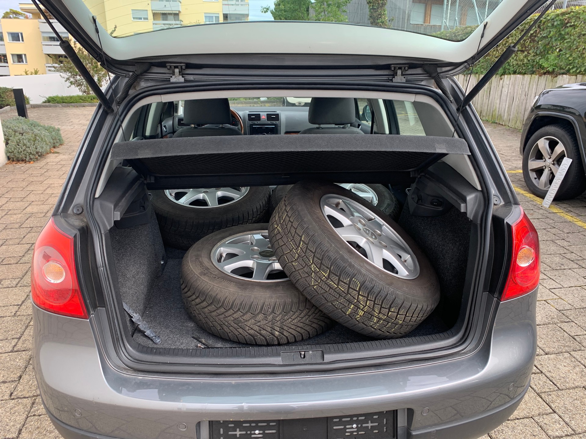 VW Golf 2.0 FSI Highline DSG-image-5