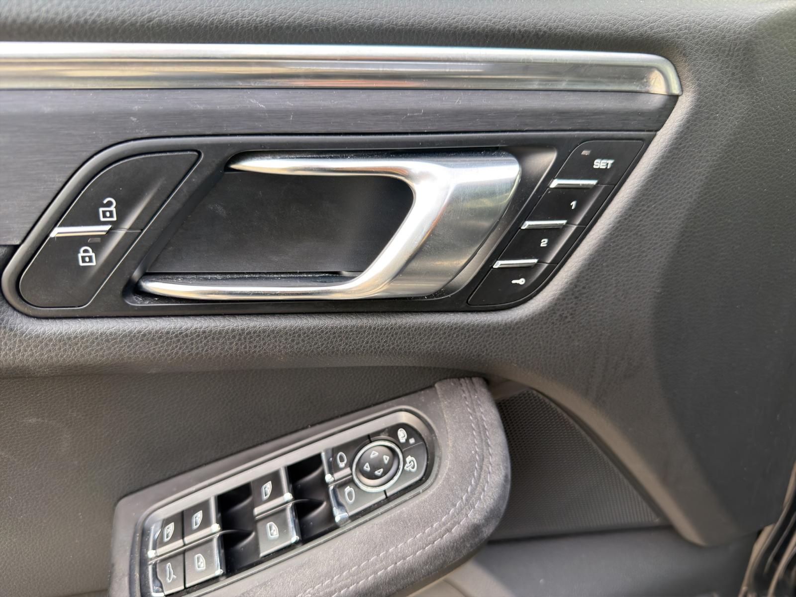 PORSCHE Macan GTS PDK-image-13