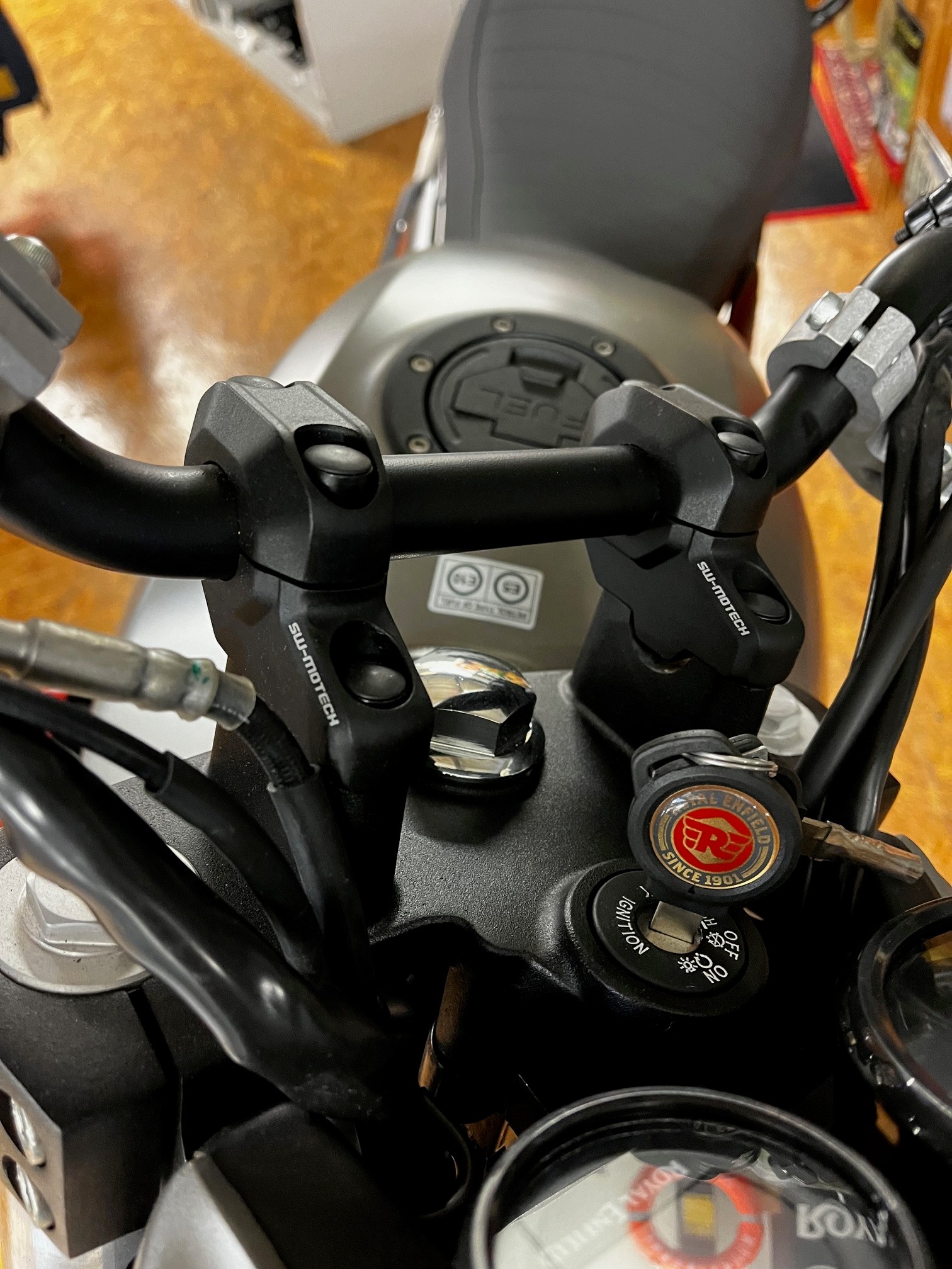 ROYAL ENFIELD SCRAM 411-image-5