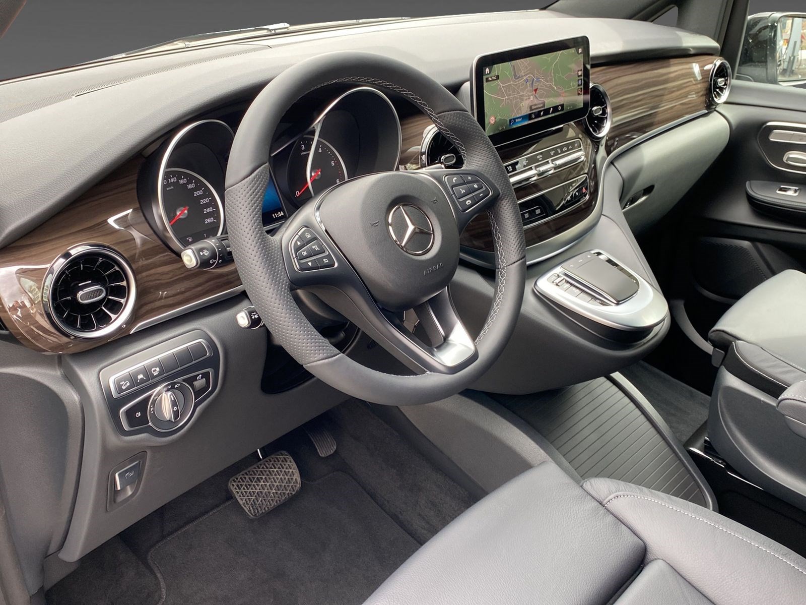 MERCEDES-BENZ V 250 d 4Matic Lang Avantgarde-image-6